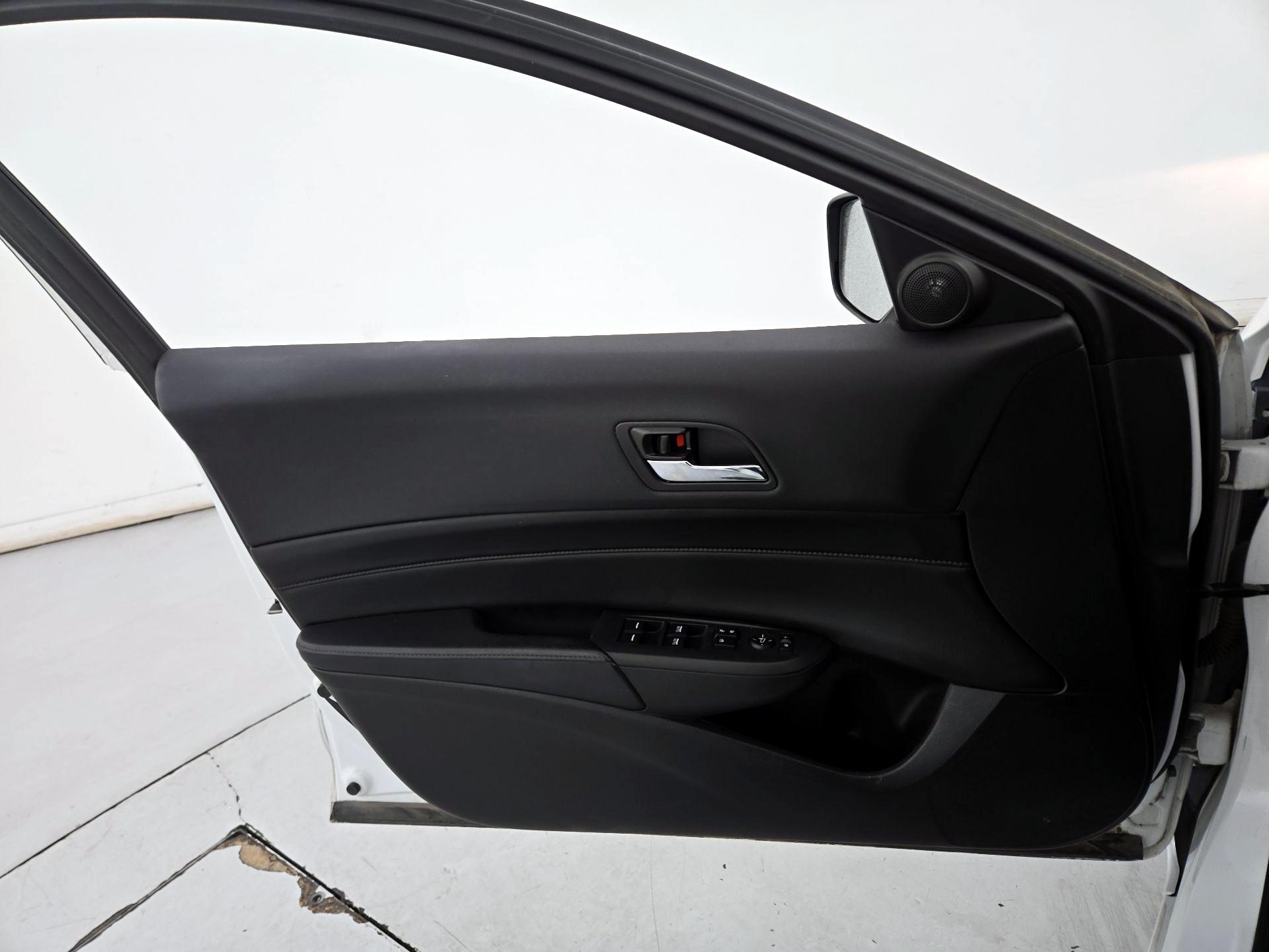 Thumbnail: 2015 Acura ILX - 12