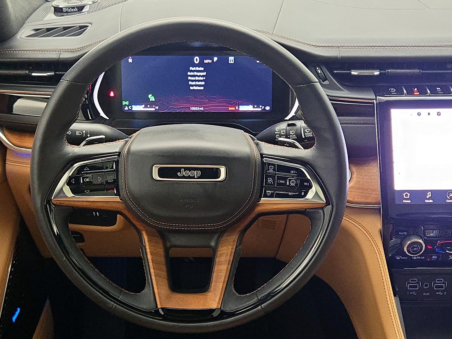 Thumbnail: 2023 Jeep Grand Cherokee - 10