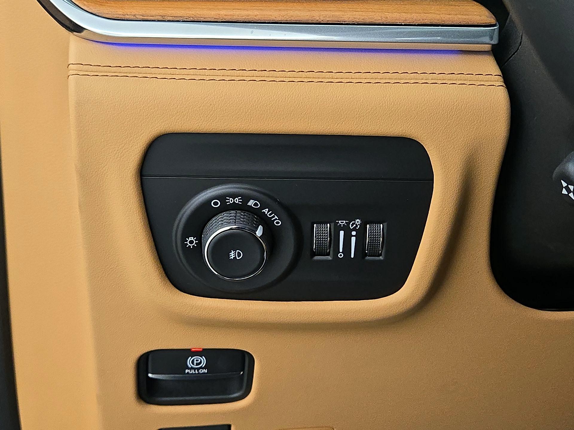 Thumbnail: 2023 Jeep Grand Cherokee - 13