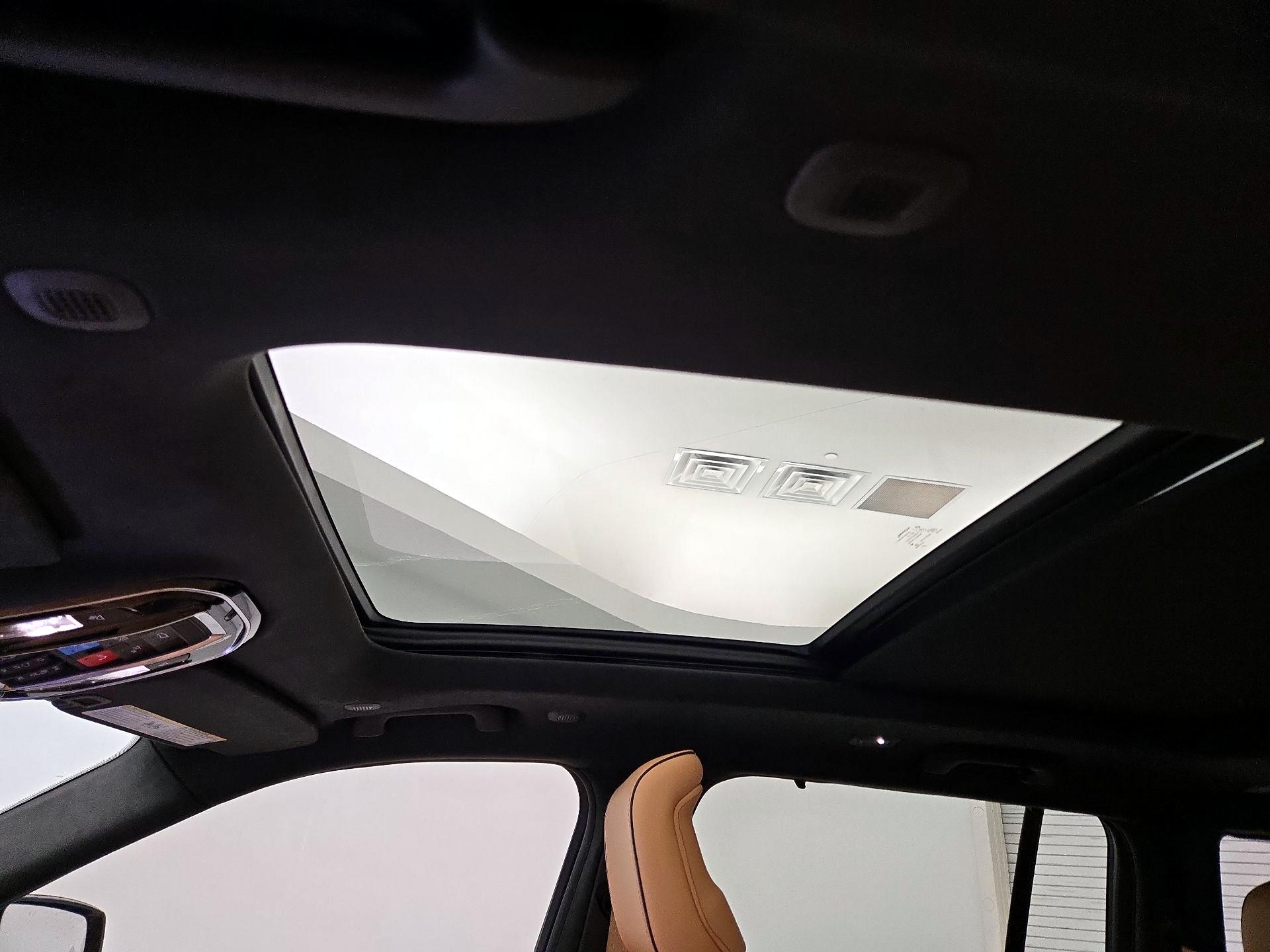 Thumbnail: 2023 Jeep Grand Cherokee - 20