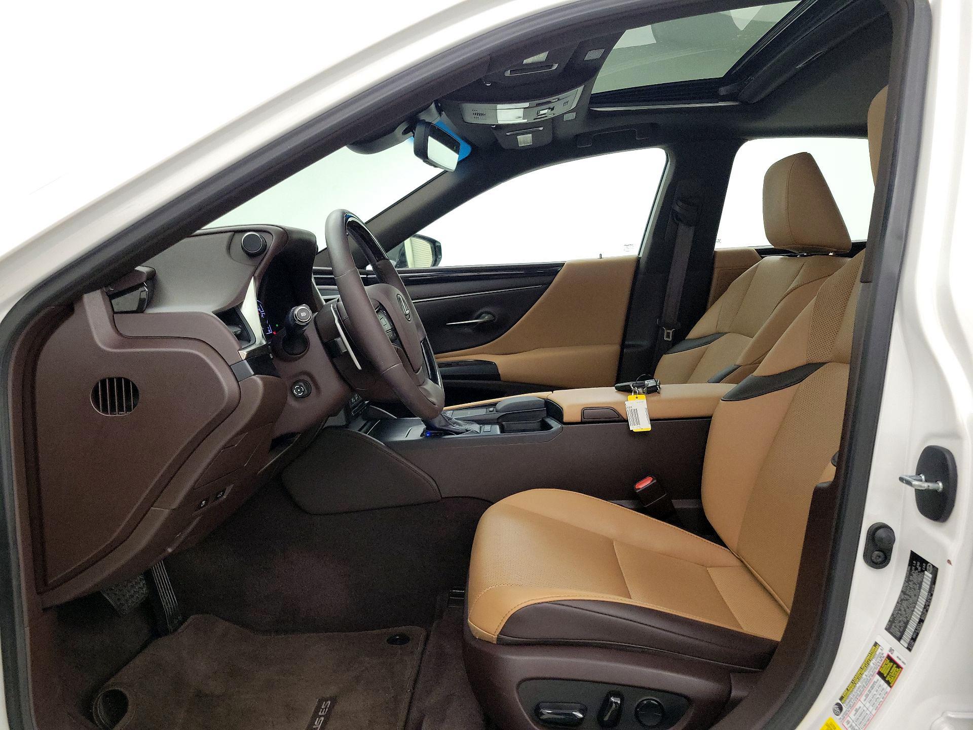 Thumbnail: 2020 Lexus ES - 11