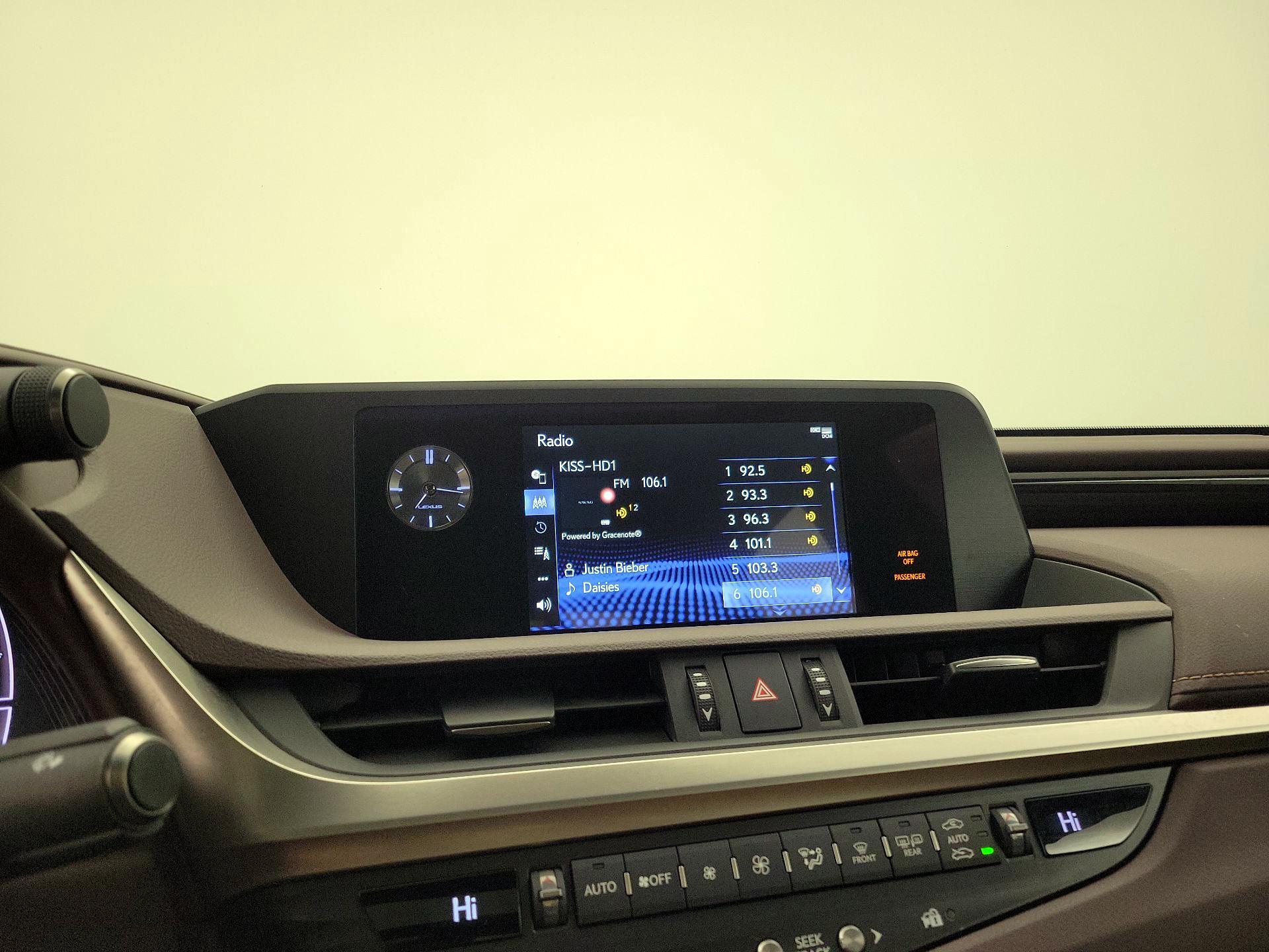 Thumbnail: 2020 Lexus ES - 15