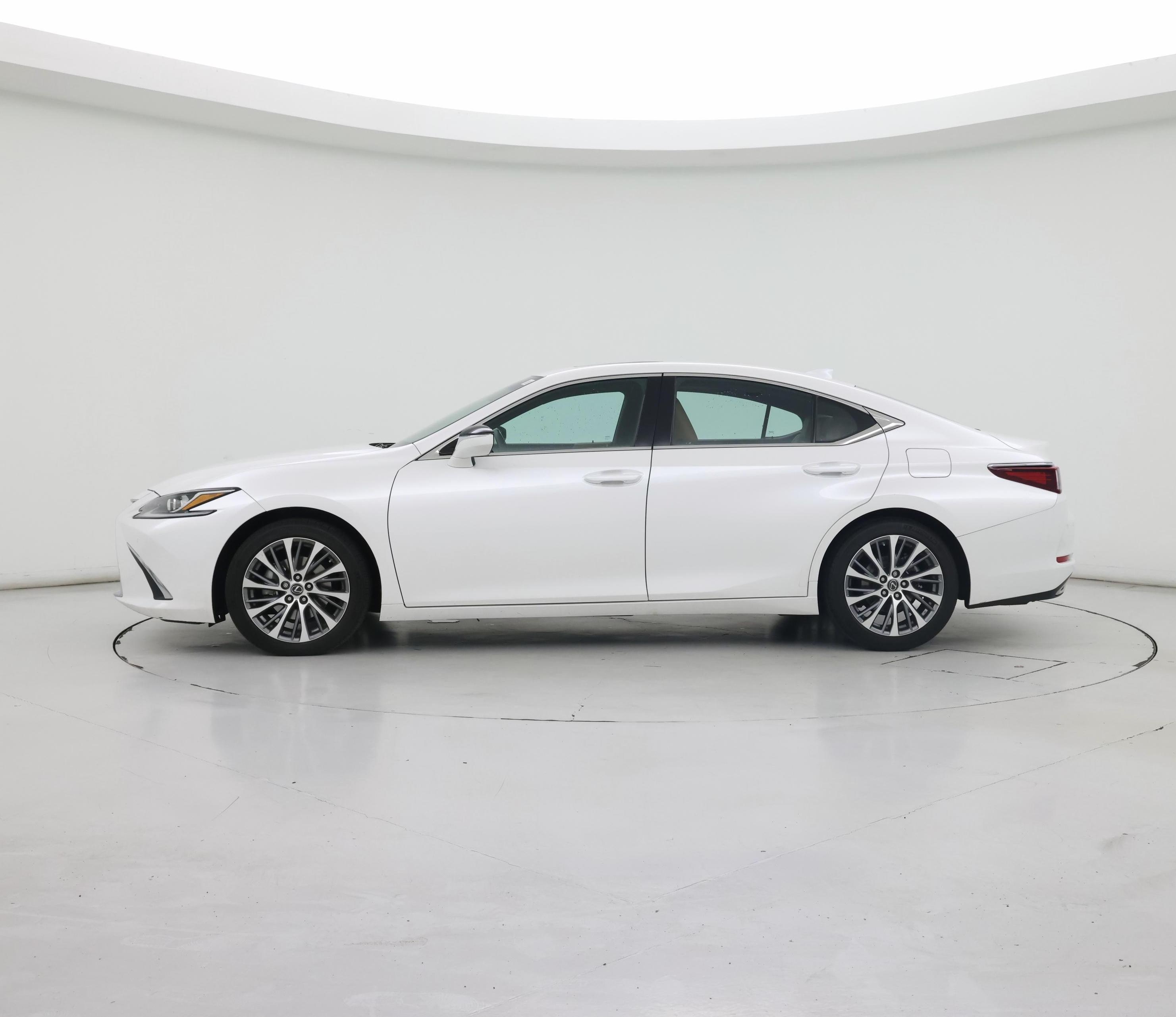 Thumbnail: 2020 Lexus ES - 3