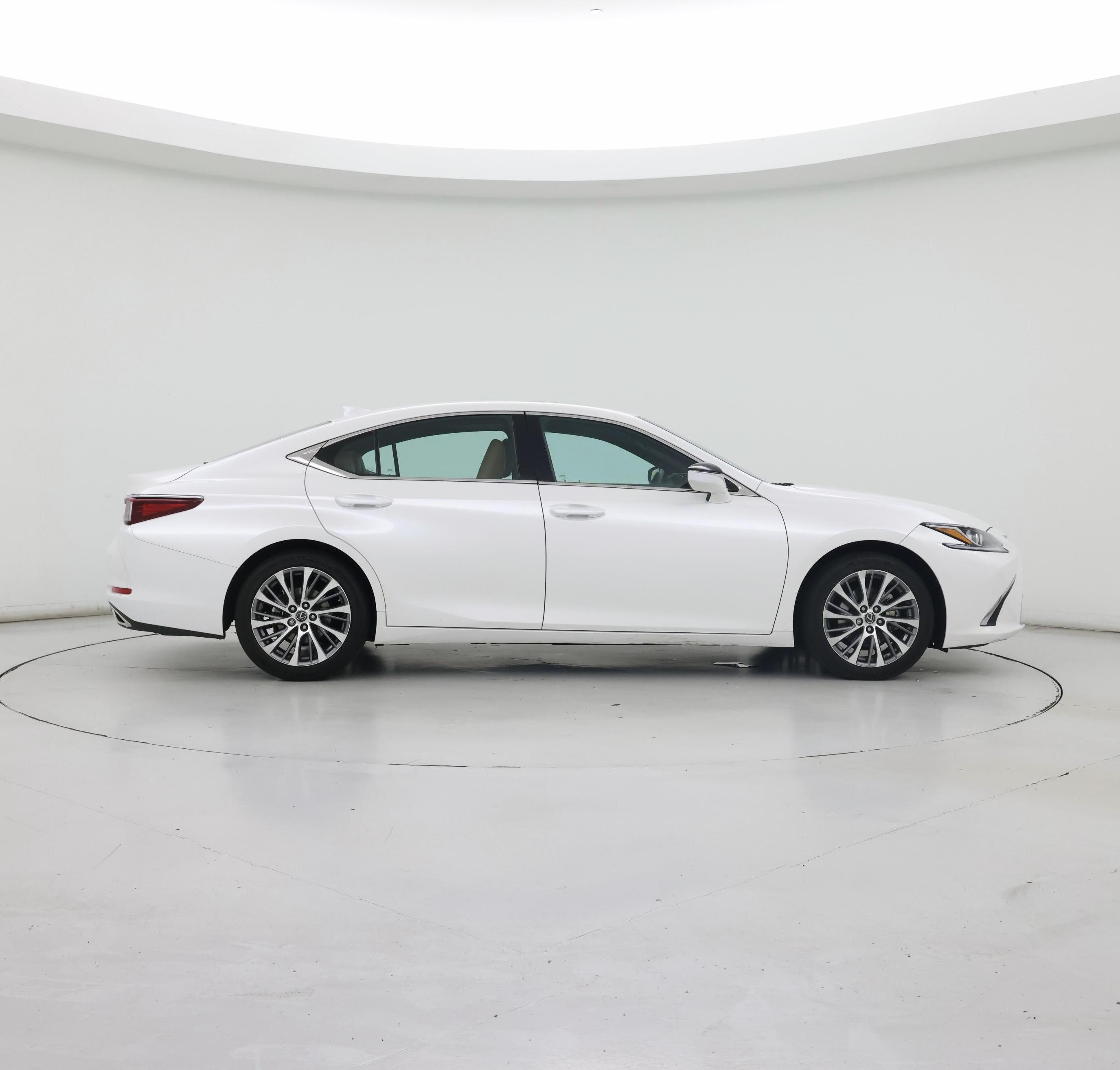 Thumbnail: 2020 Lexus ES - 7