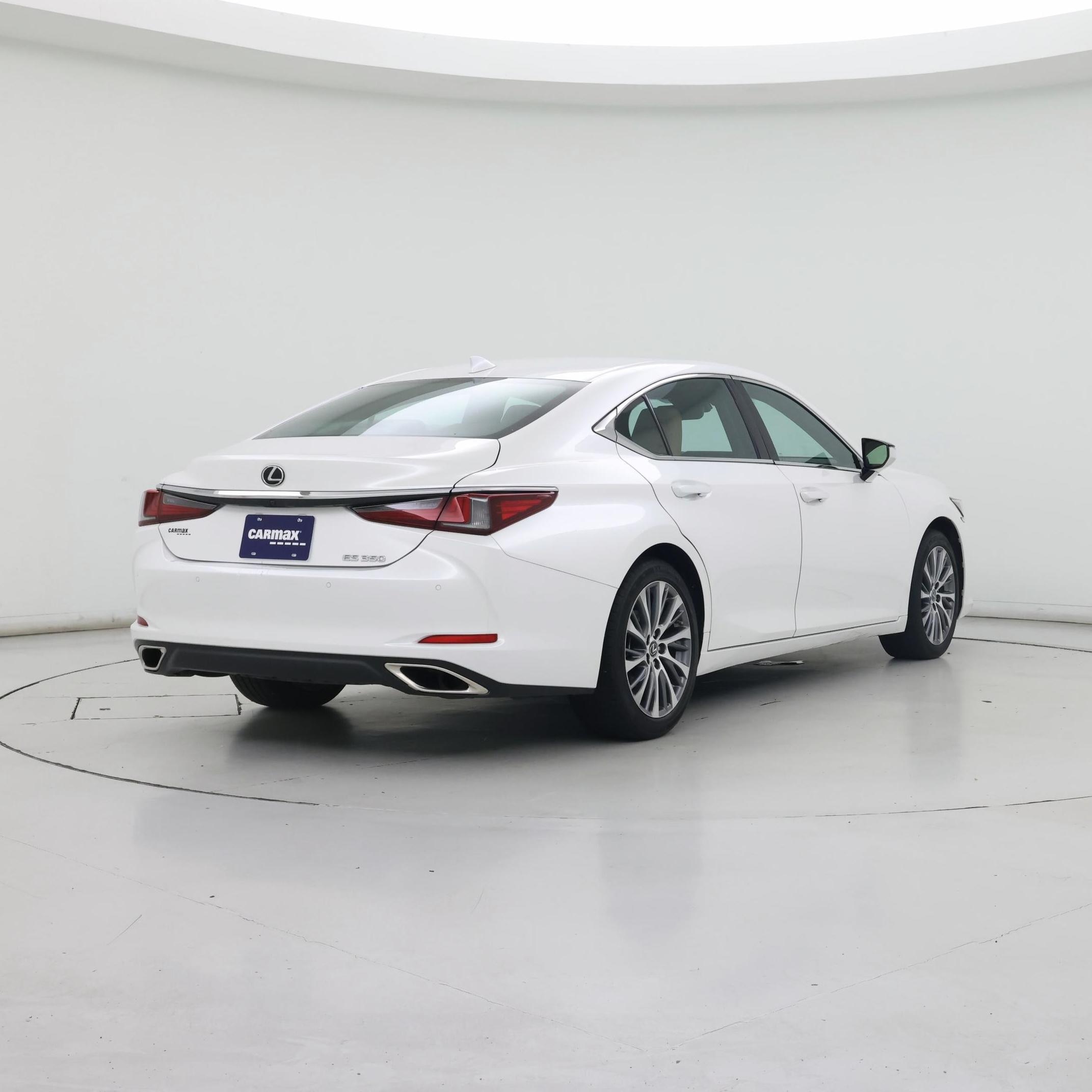 Thumbnail: 2020 Lexus ES - 8