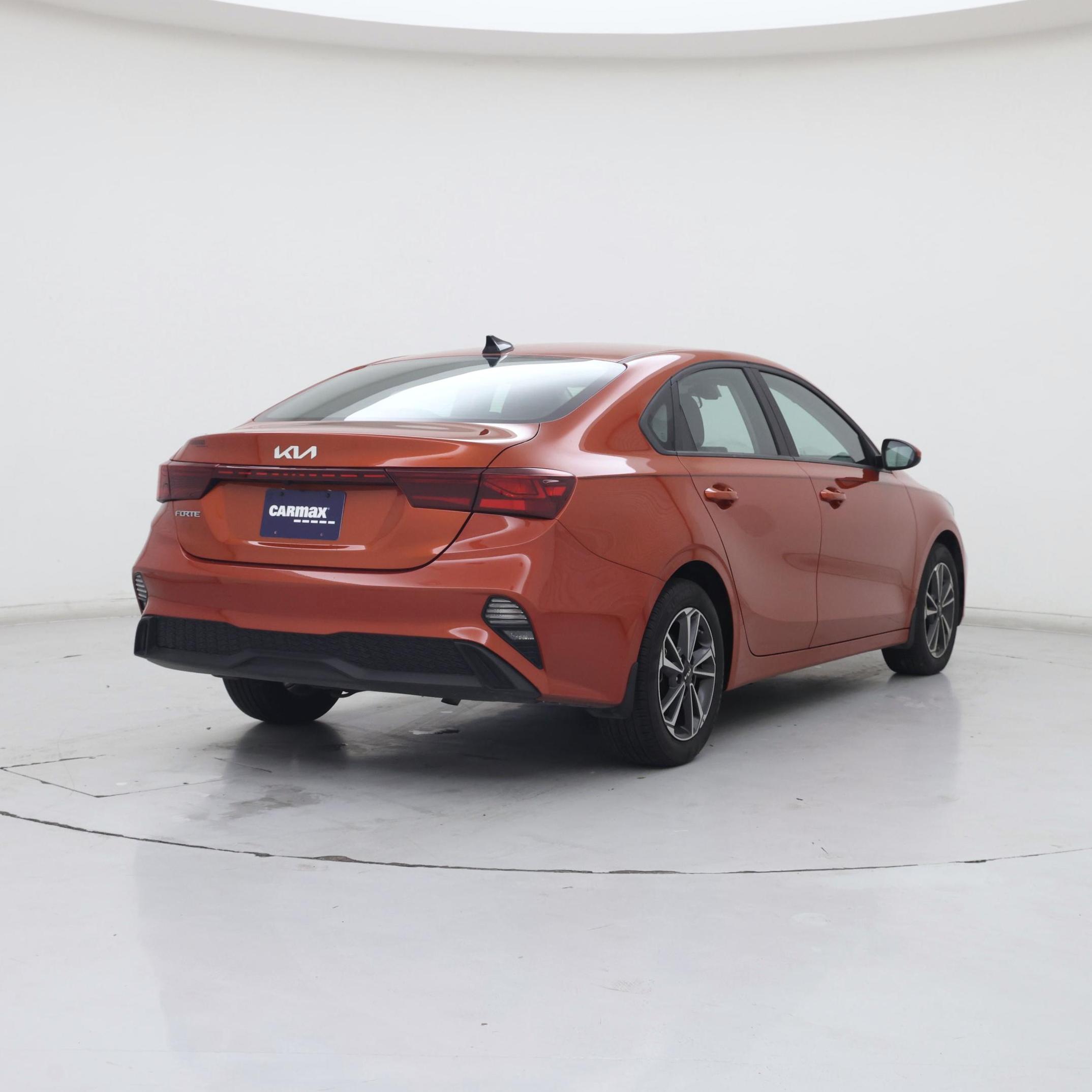 Thumbnail: 2024 Kia Forte - 8