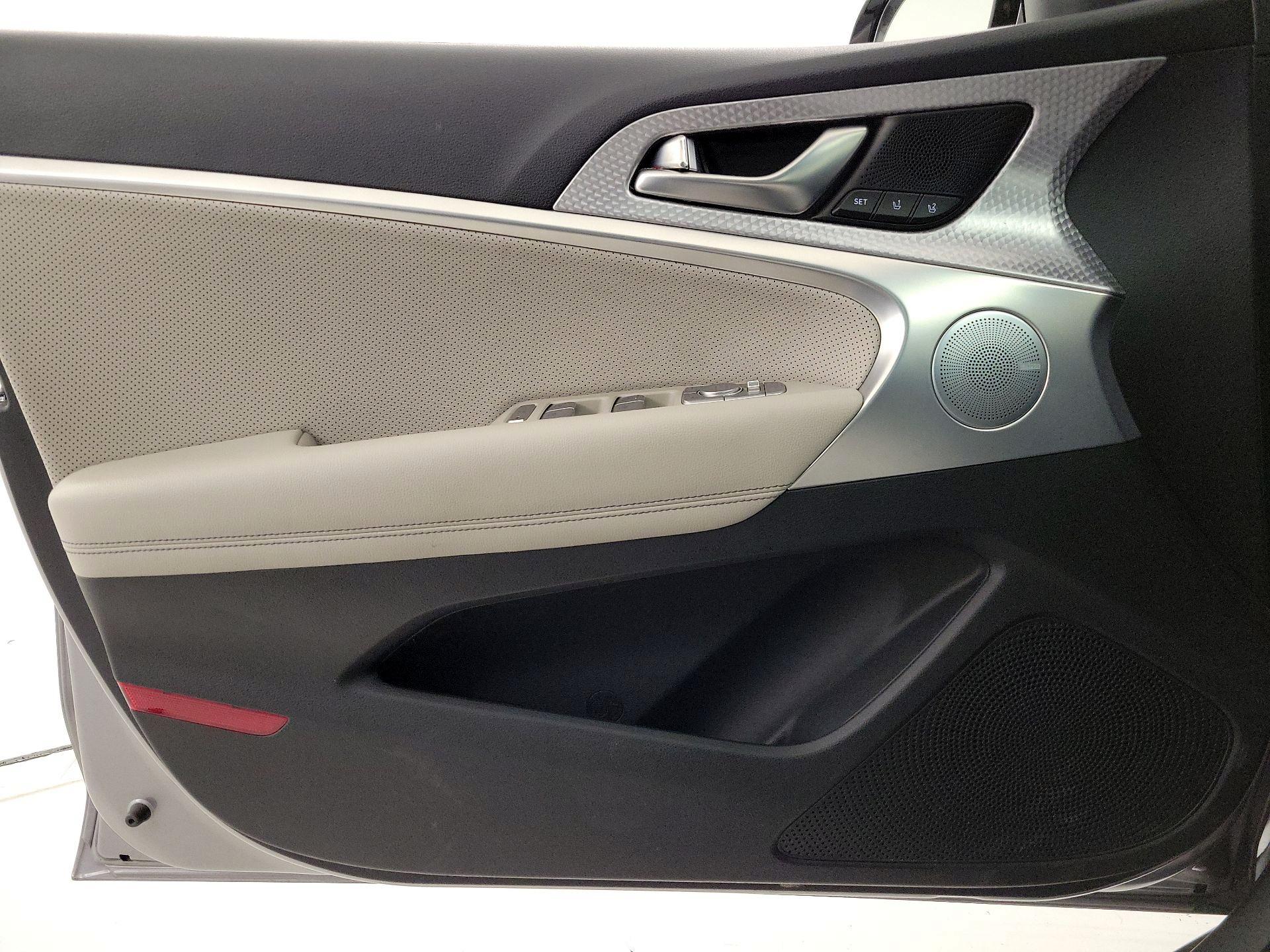 Thumbnail: 2023 Genesis G70 - 12