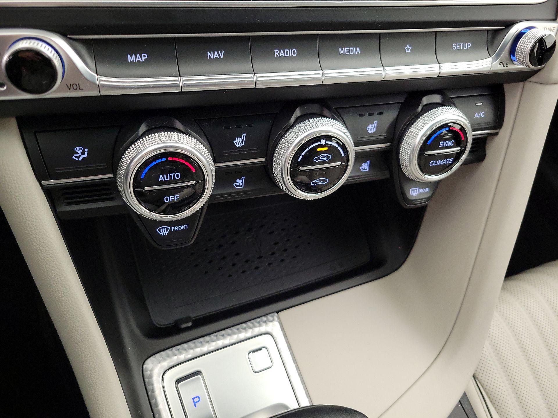 Thumbnail: 2023 Genesis G70 - 17