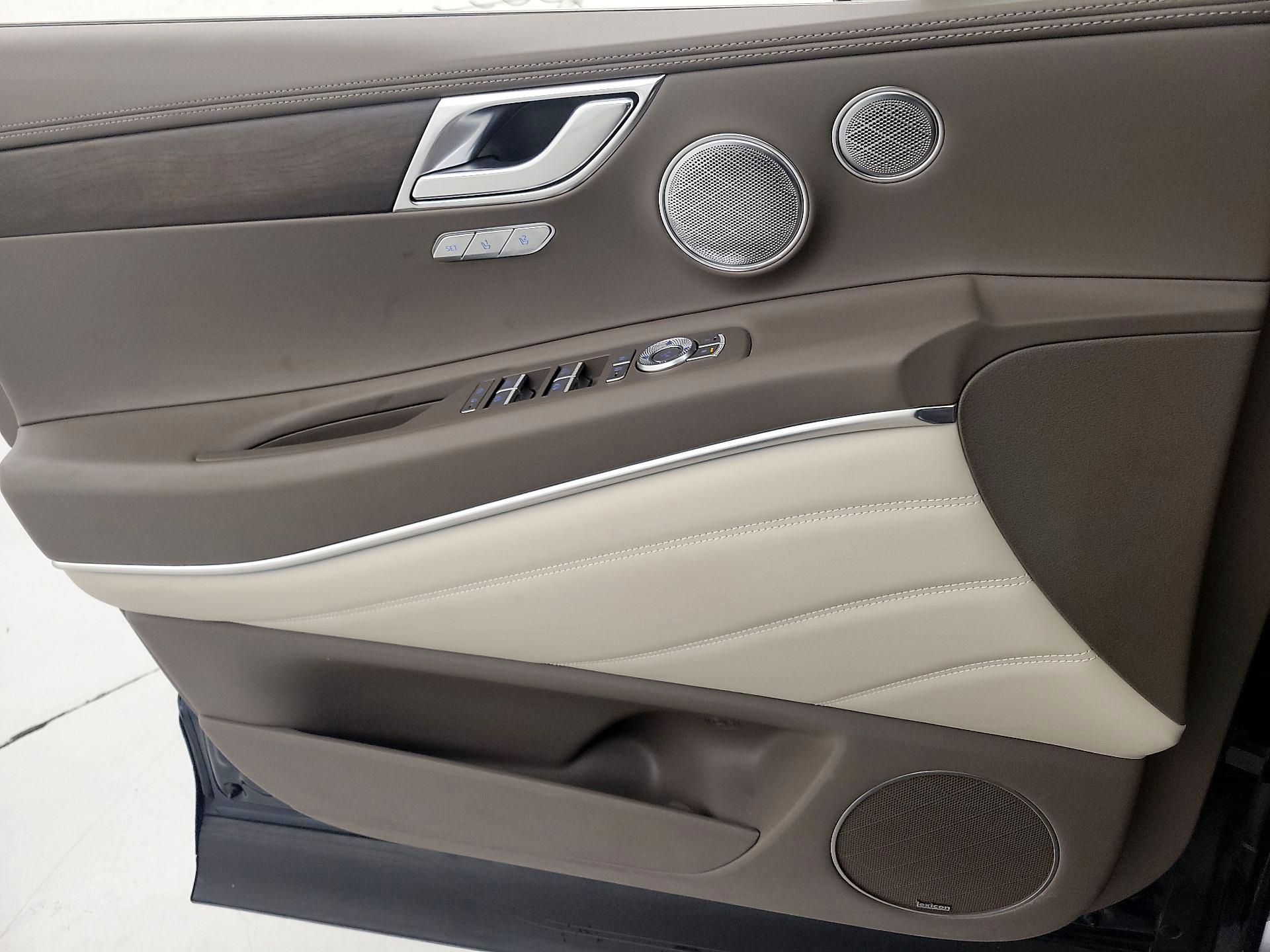 Thumbnail: 2023 Genesis GV80 - 12