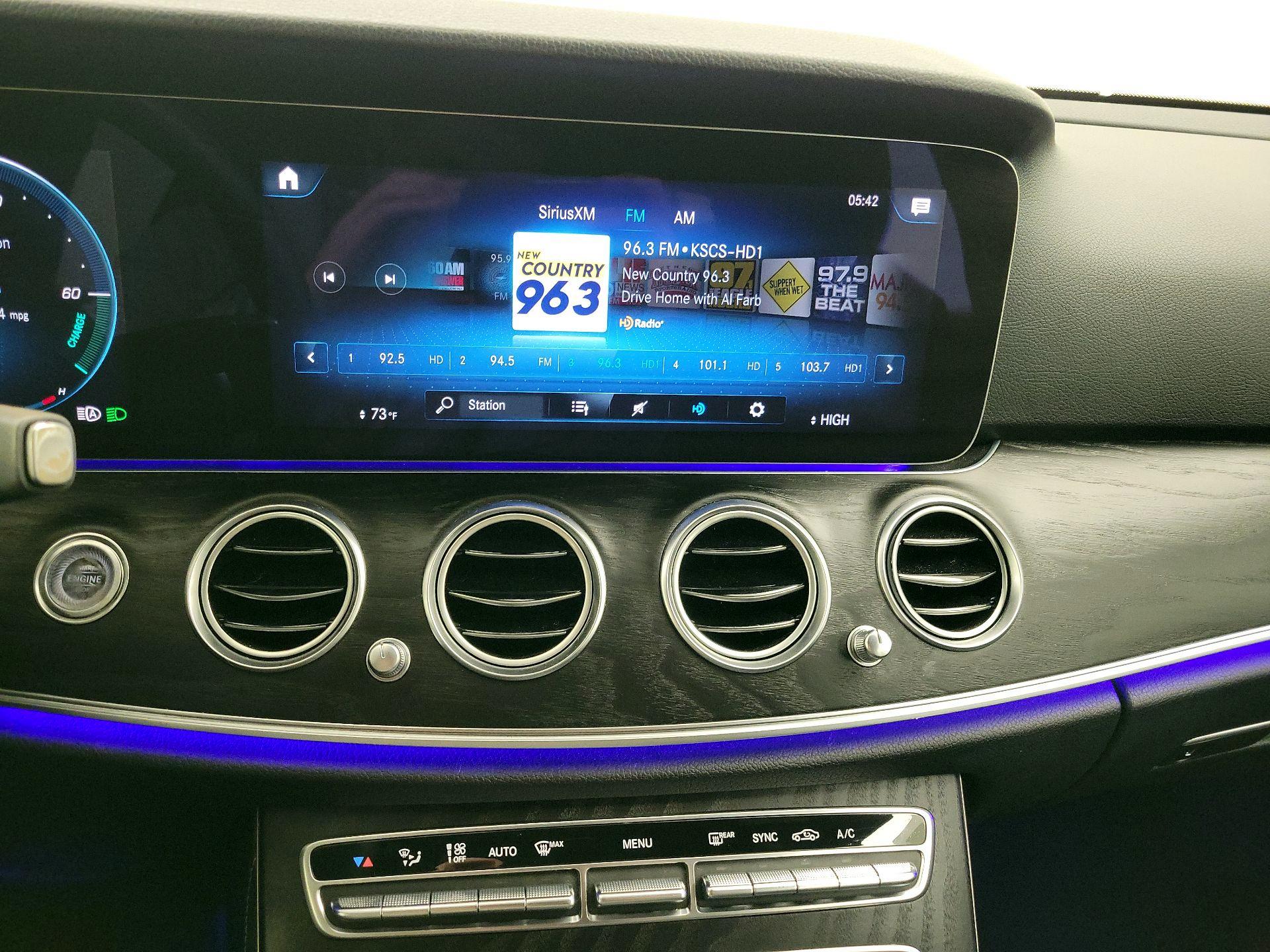 Thumbnail: 2022 Mercedes-Benz E-Class - 15