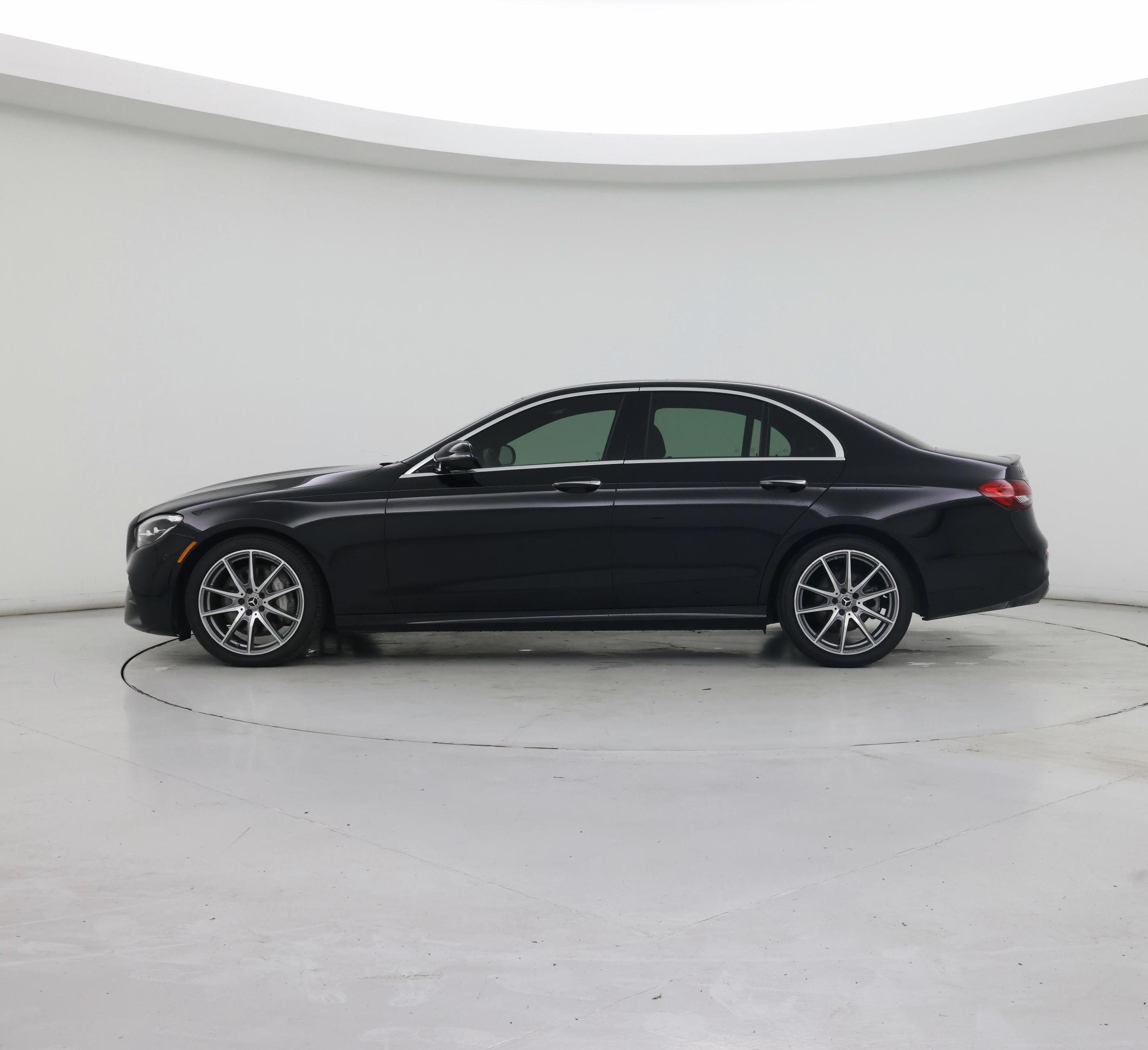 Thumbnail: 2022 Mercedes-Benz E-Class - 3