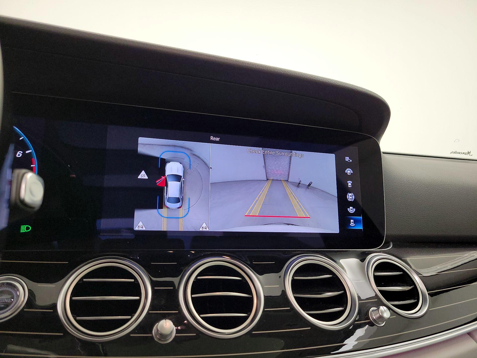 Thumbnail: 2022 Mercedes-Benz E-Class - 15