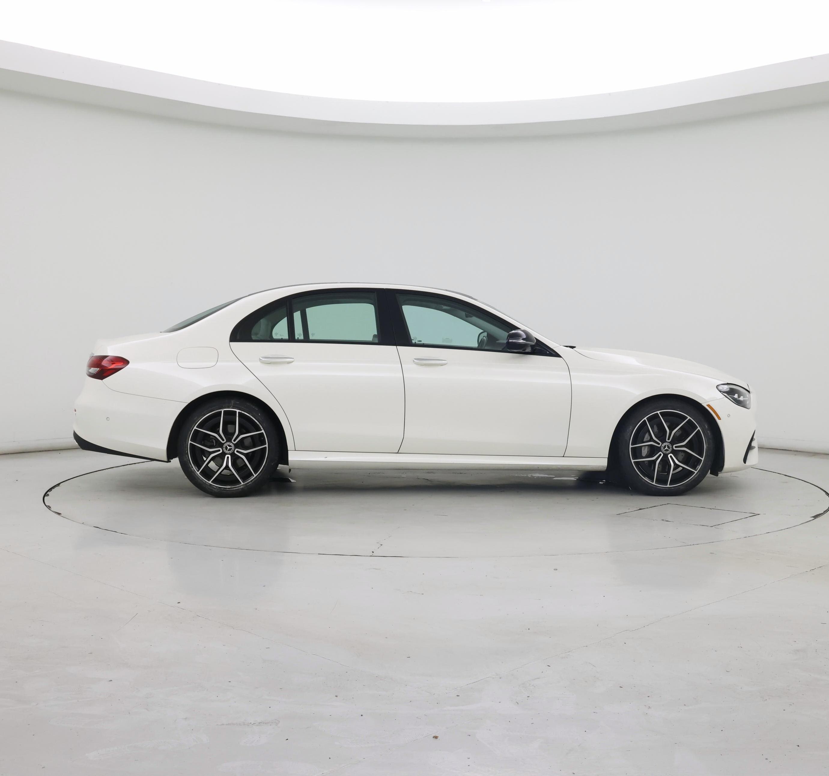 Thumbnail: 2022 Mercedes-Benz E-Class - 7