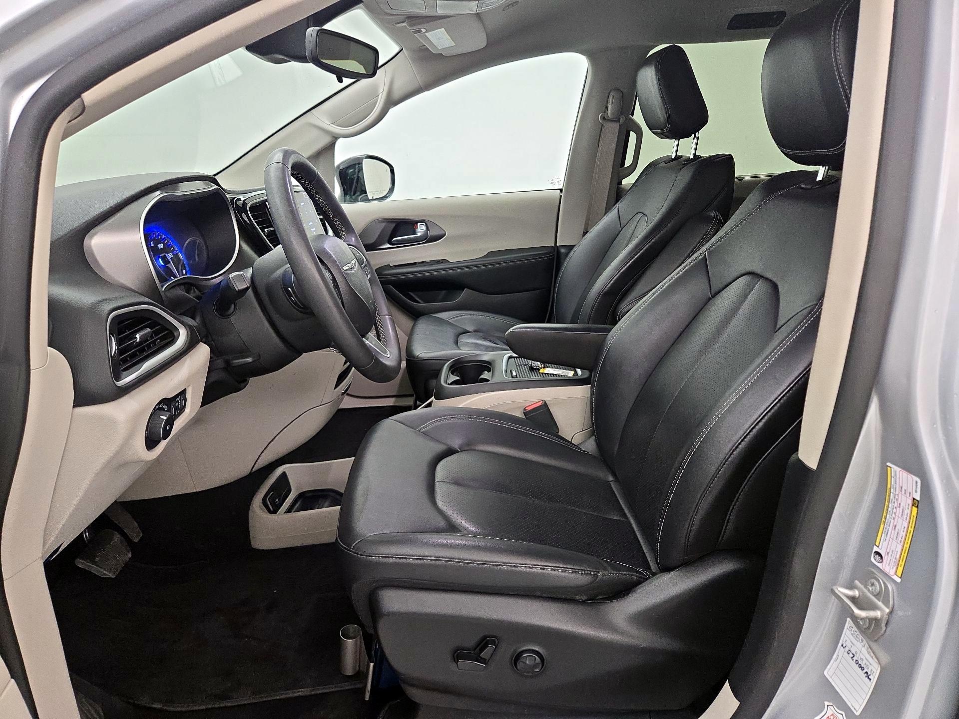 Thumbnail: 2024 Chrysler Pacifica - 11