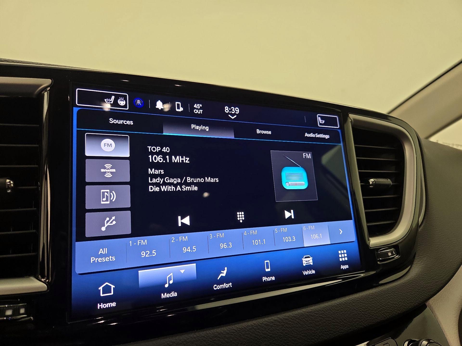 Thumbnail: 2024 Chrysler Pacifica - 15