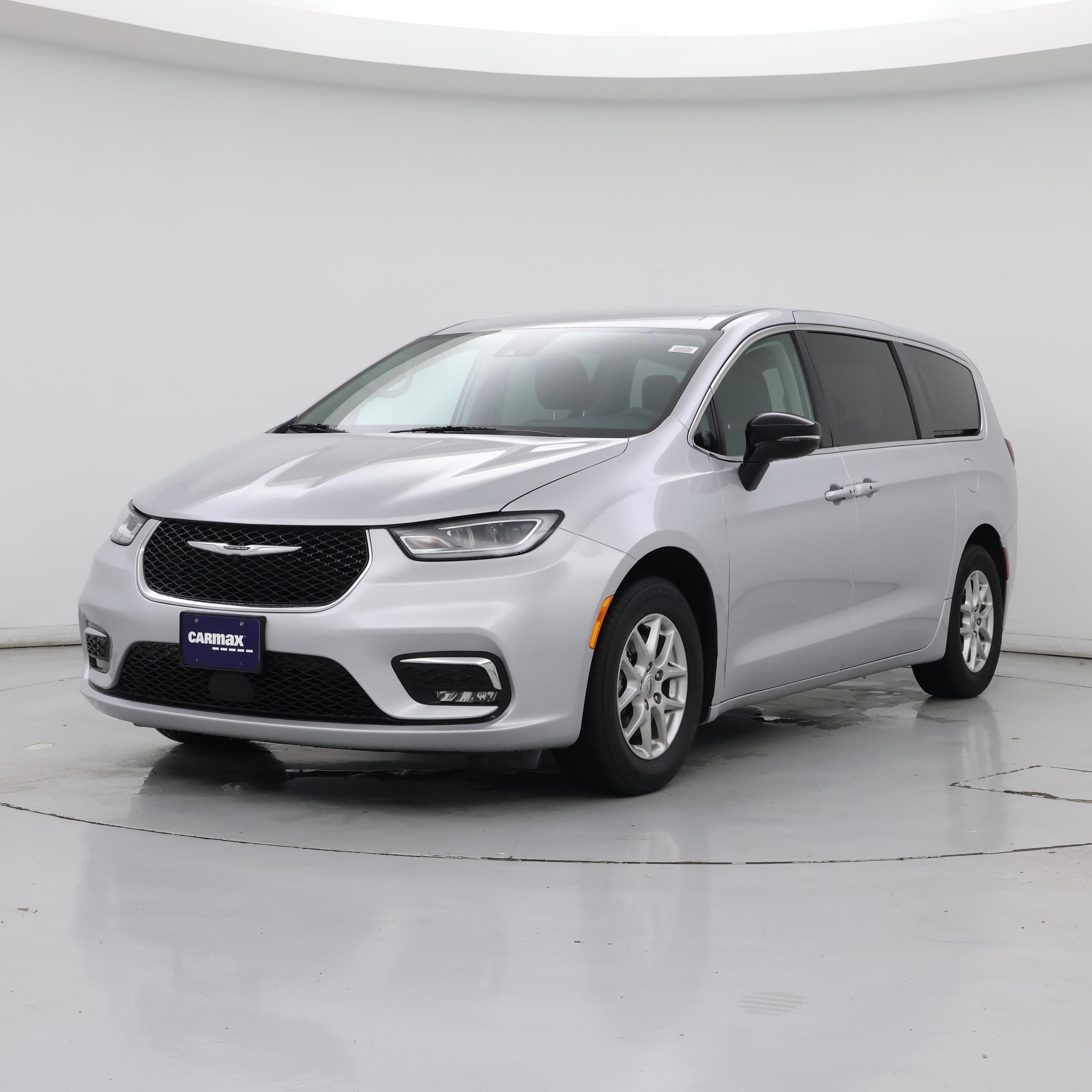 Thumbnail: 2024 Chrysler Pacifica - 4