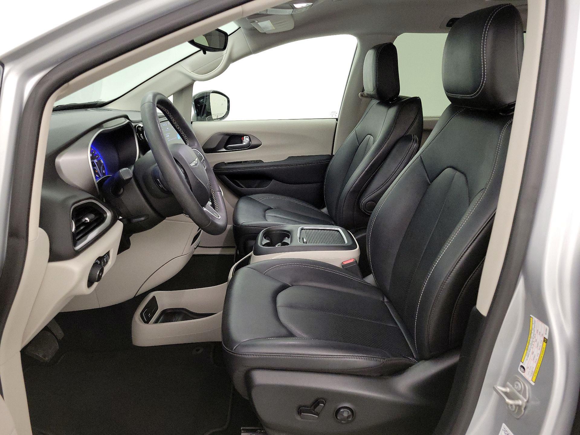 Thumbnail: 2024 Chrysler Pacifica - 11