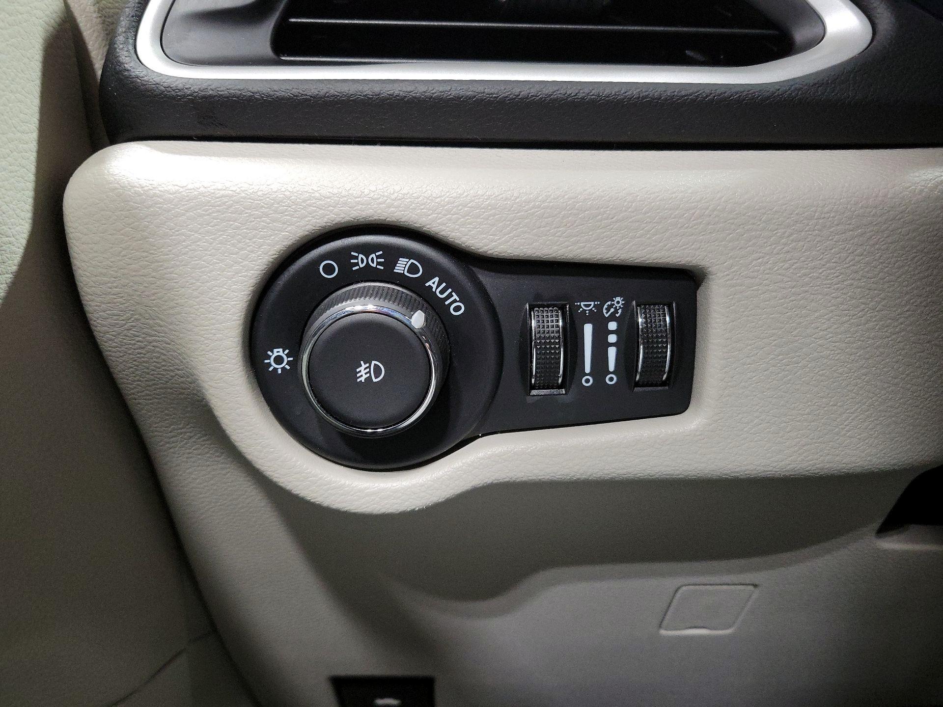 Thumbnail: 2024 Chrysler Pacifica - 13