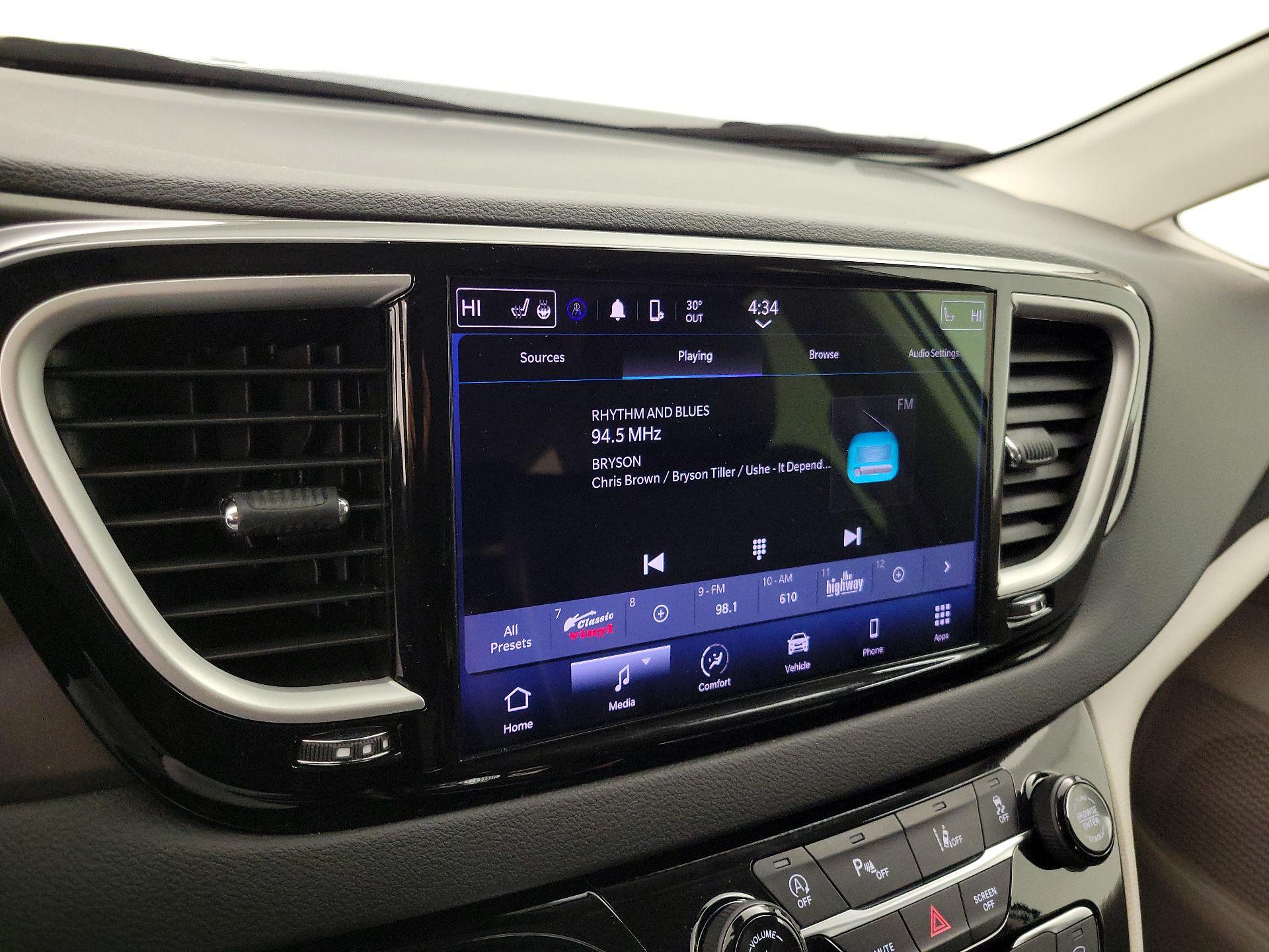 Thumbnail: 2024 Chrysler Pacifica - 15