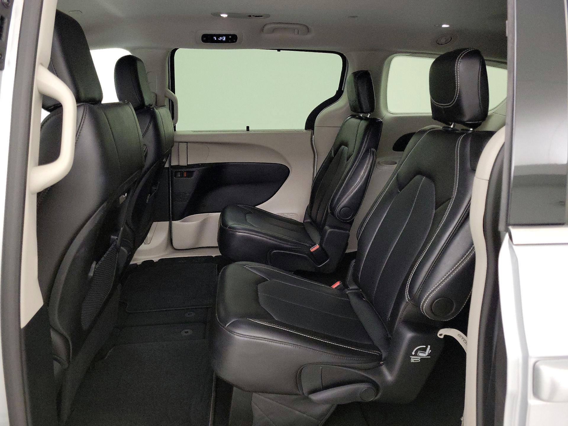 Thumbnail: 2024 Chrysler Pacifica - 18