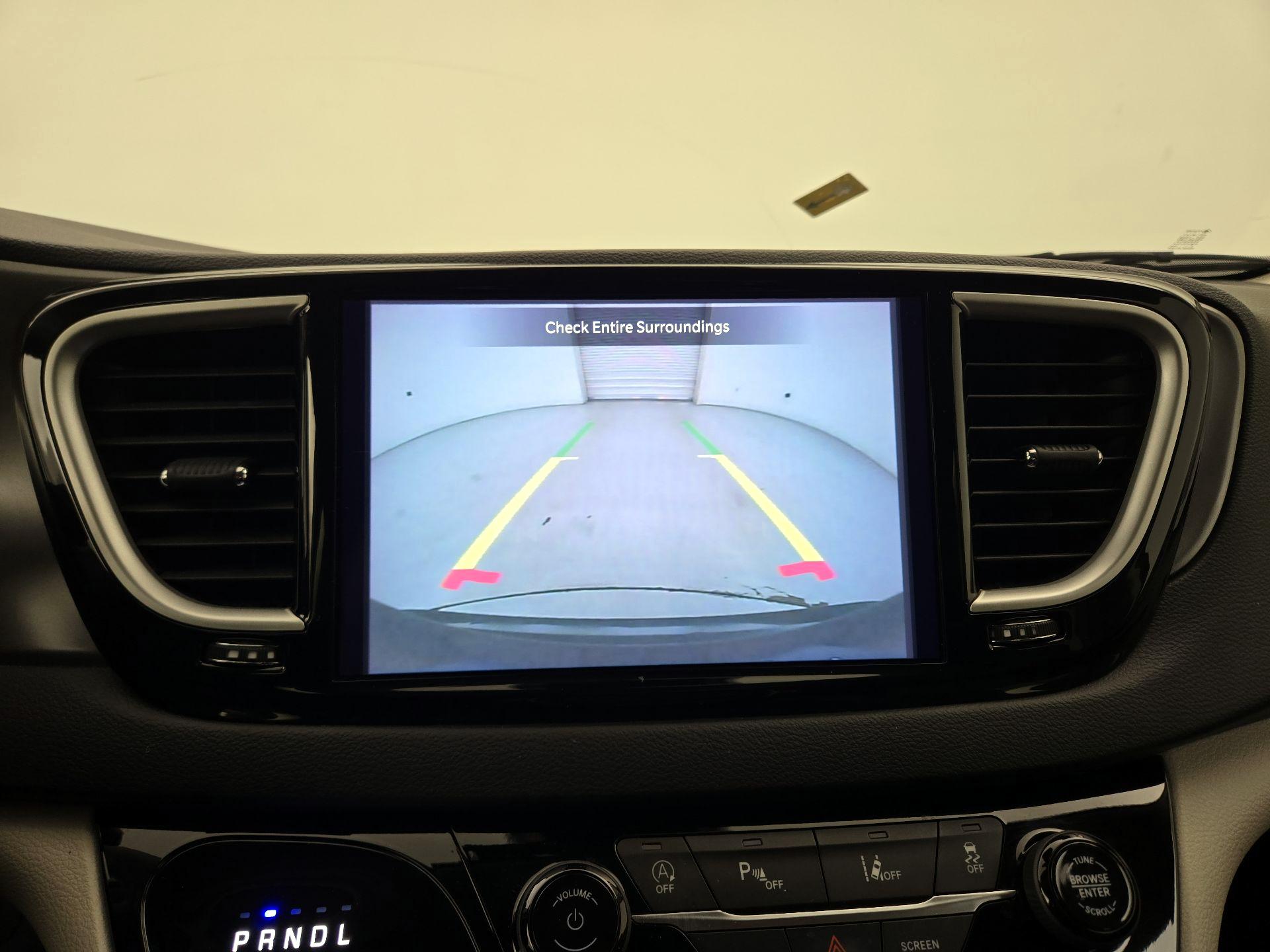 Thumbnail: 2023 Chrysler Pacifica - 14