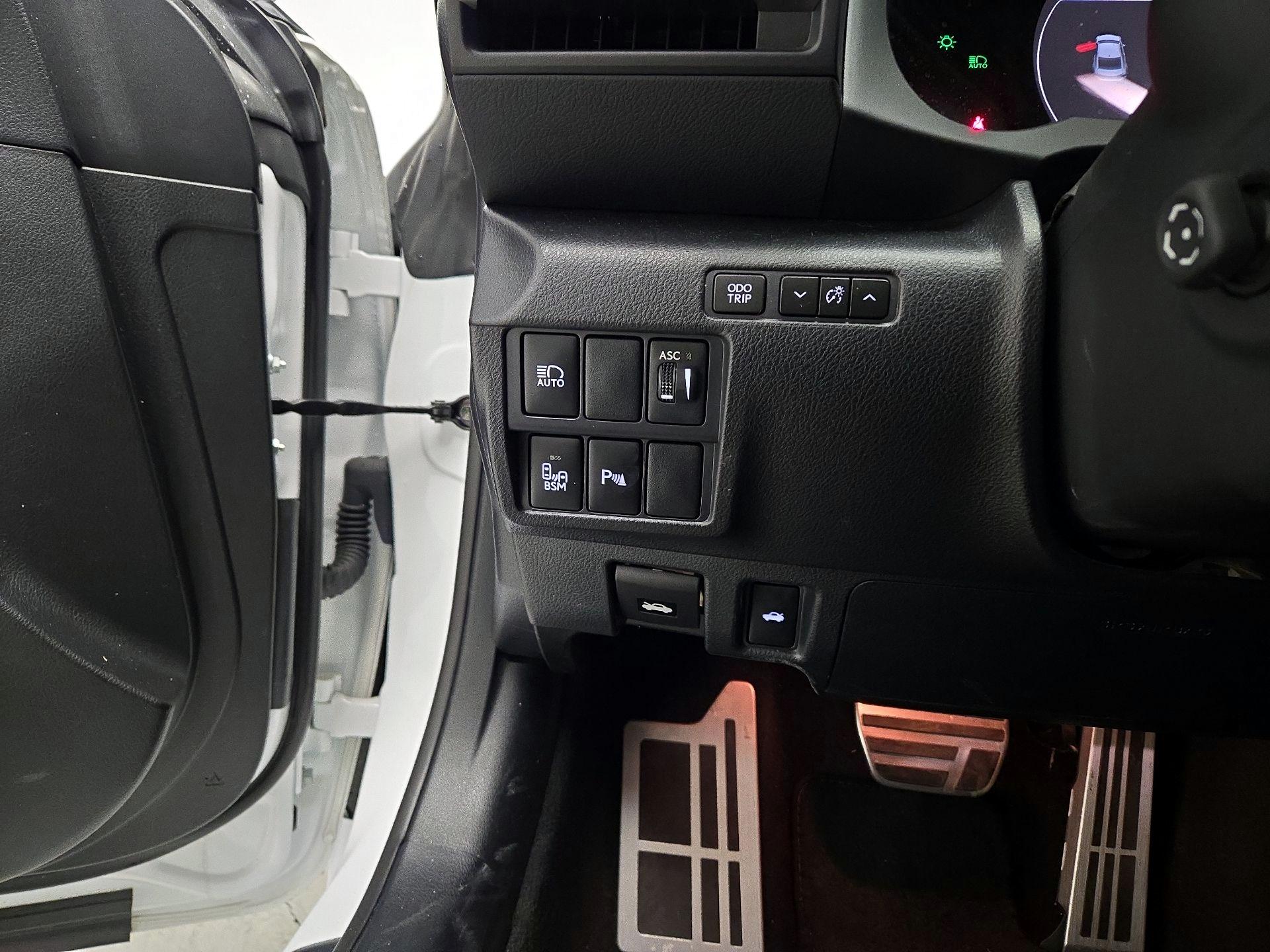 Thumbnail: 2021 Lexus RC - 13