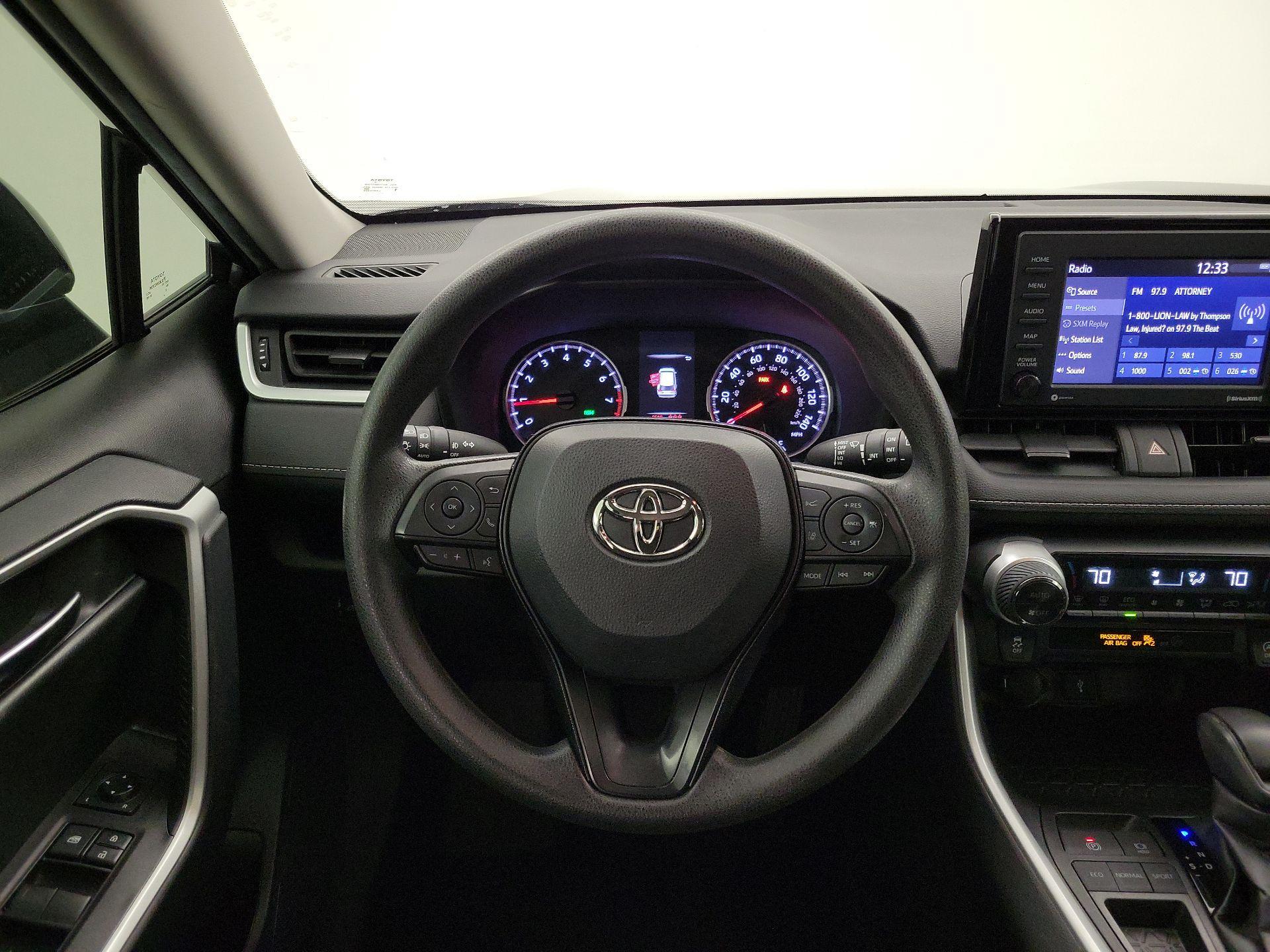 Thumbnail: 2021 Toyota RAV4 - 10