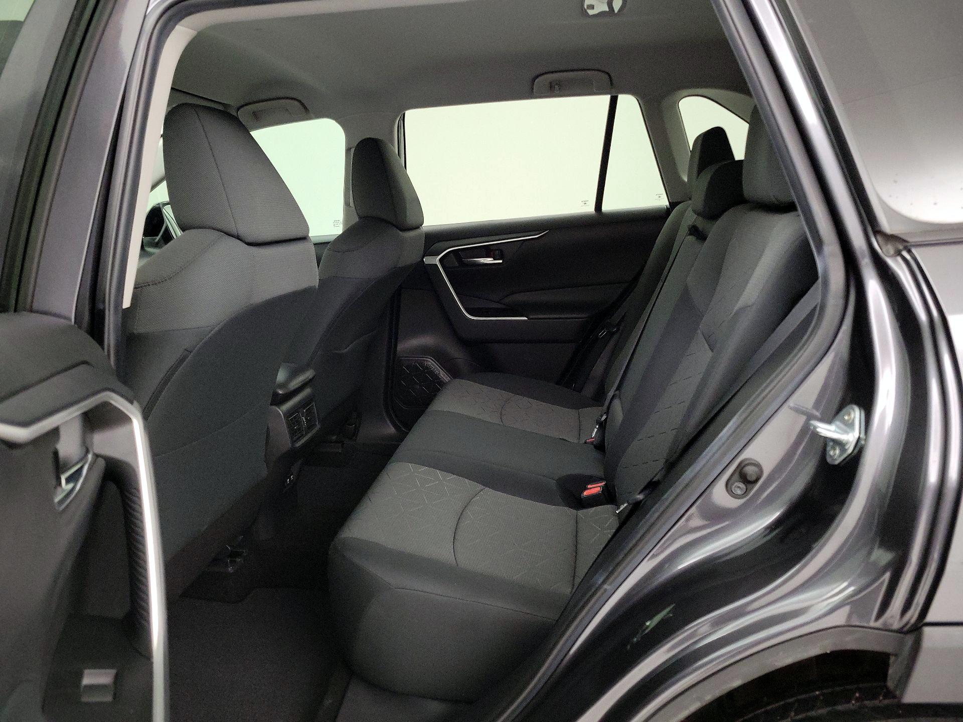 Thumbnail: 2021 Toyota RAV4 - 18