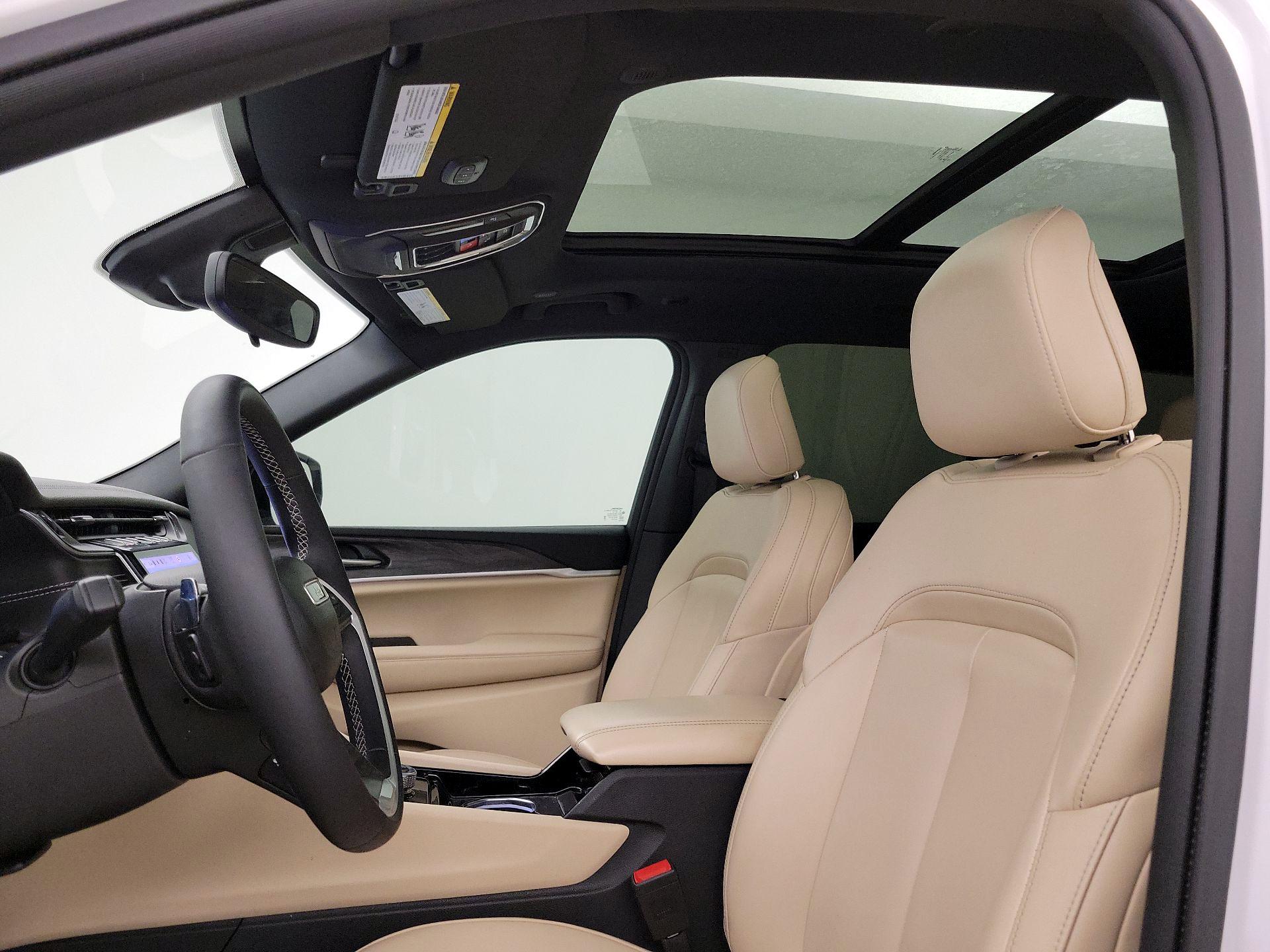 Thumbnail: 2023 Jeep Grand Cherokee - 19