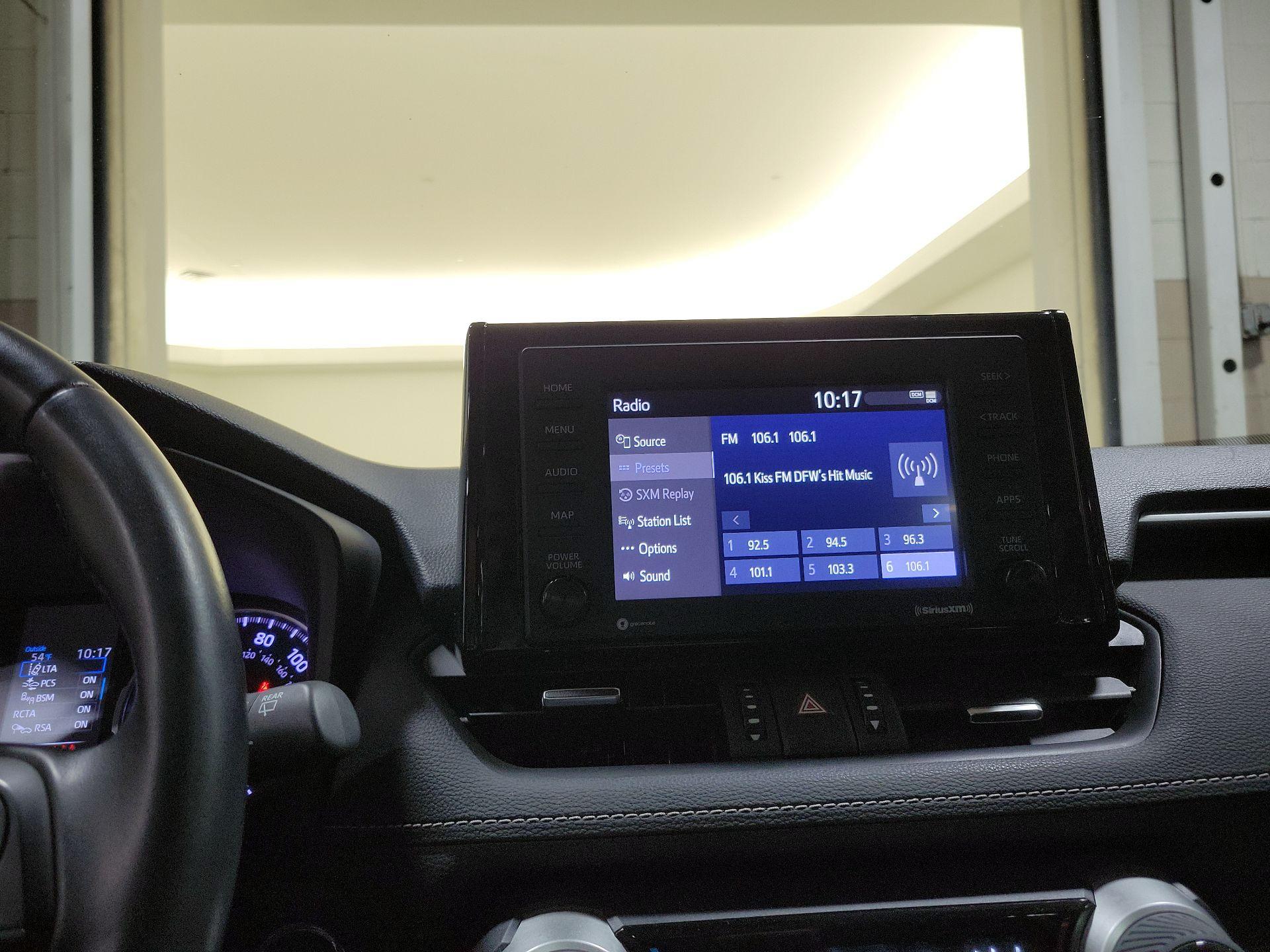 Thumbnail: 2020 Toyota RAV4 - 15