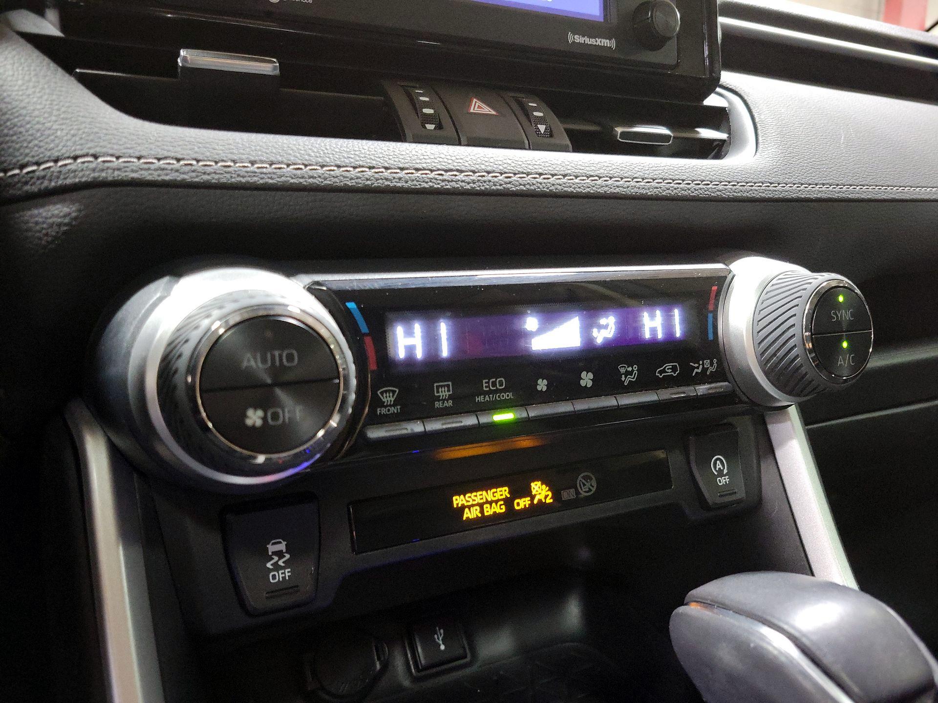 Thumbnail: 2020 Toyota RAV4 - 16