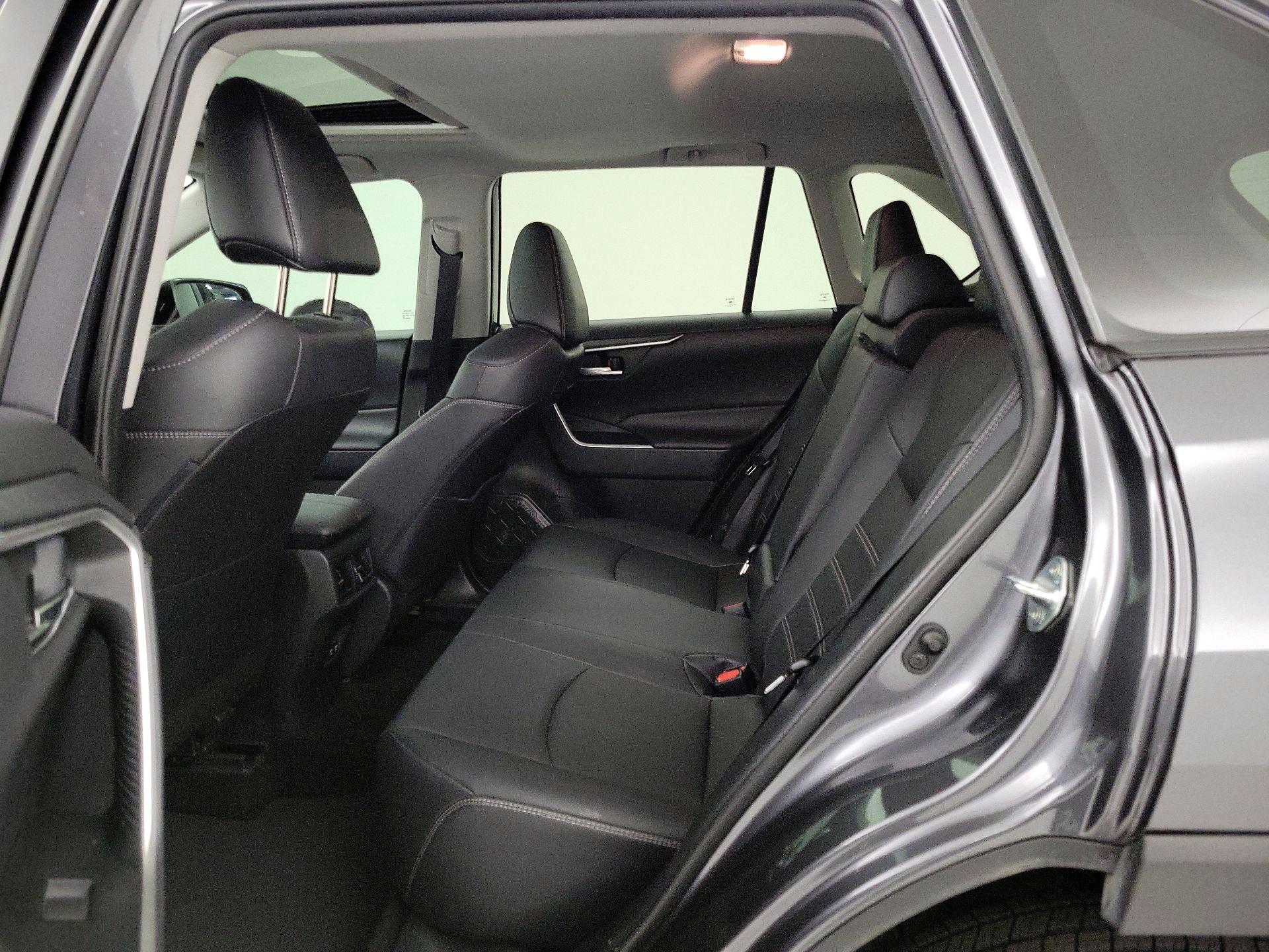 Thumbnail: 2020 Toyota RAV4 - 19