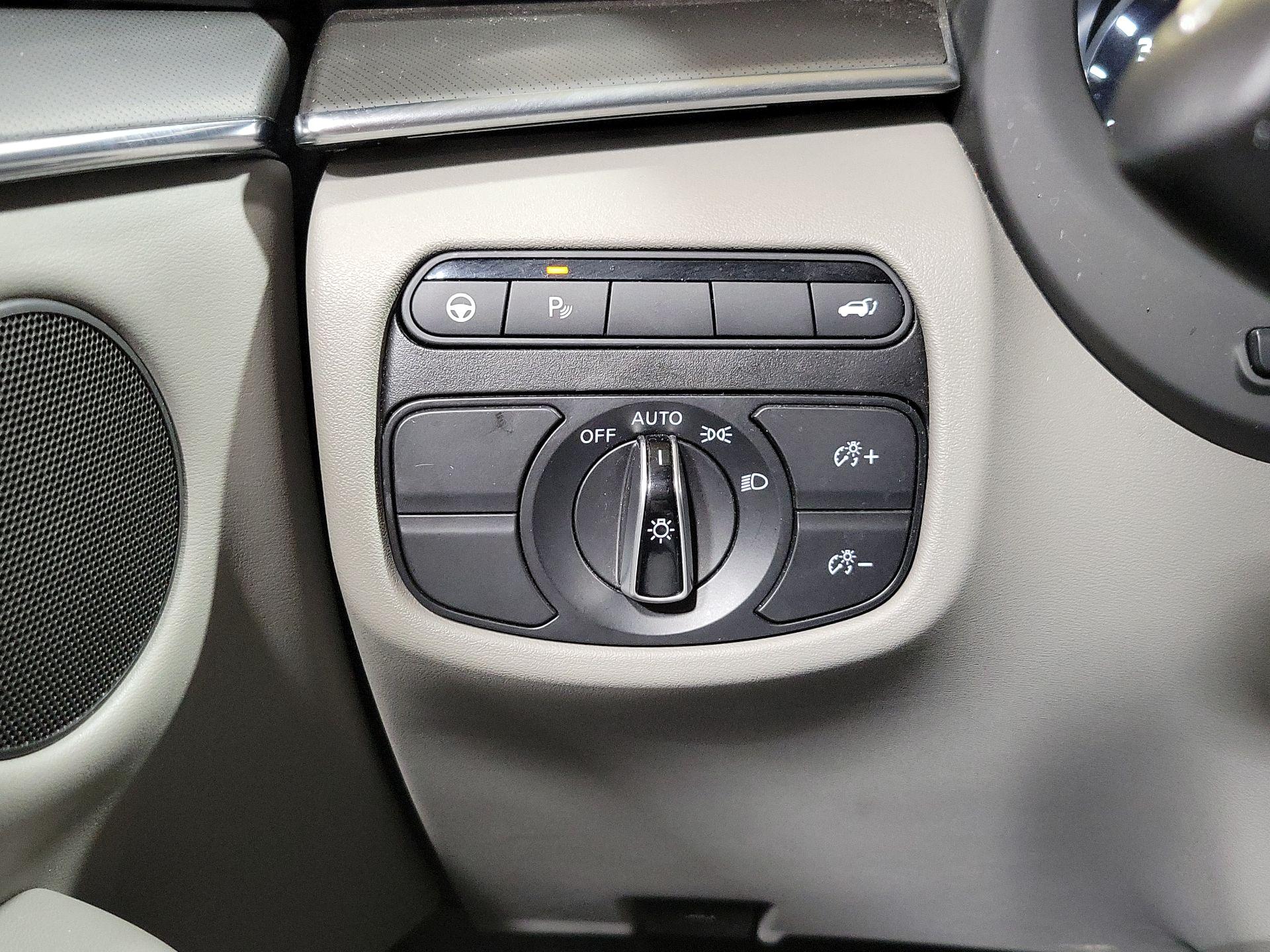 Thumbnail: 2023 INFINITI QX50 - 13