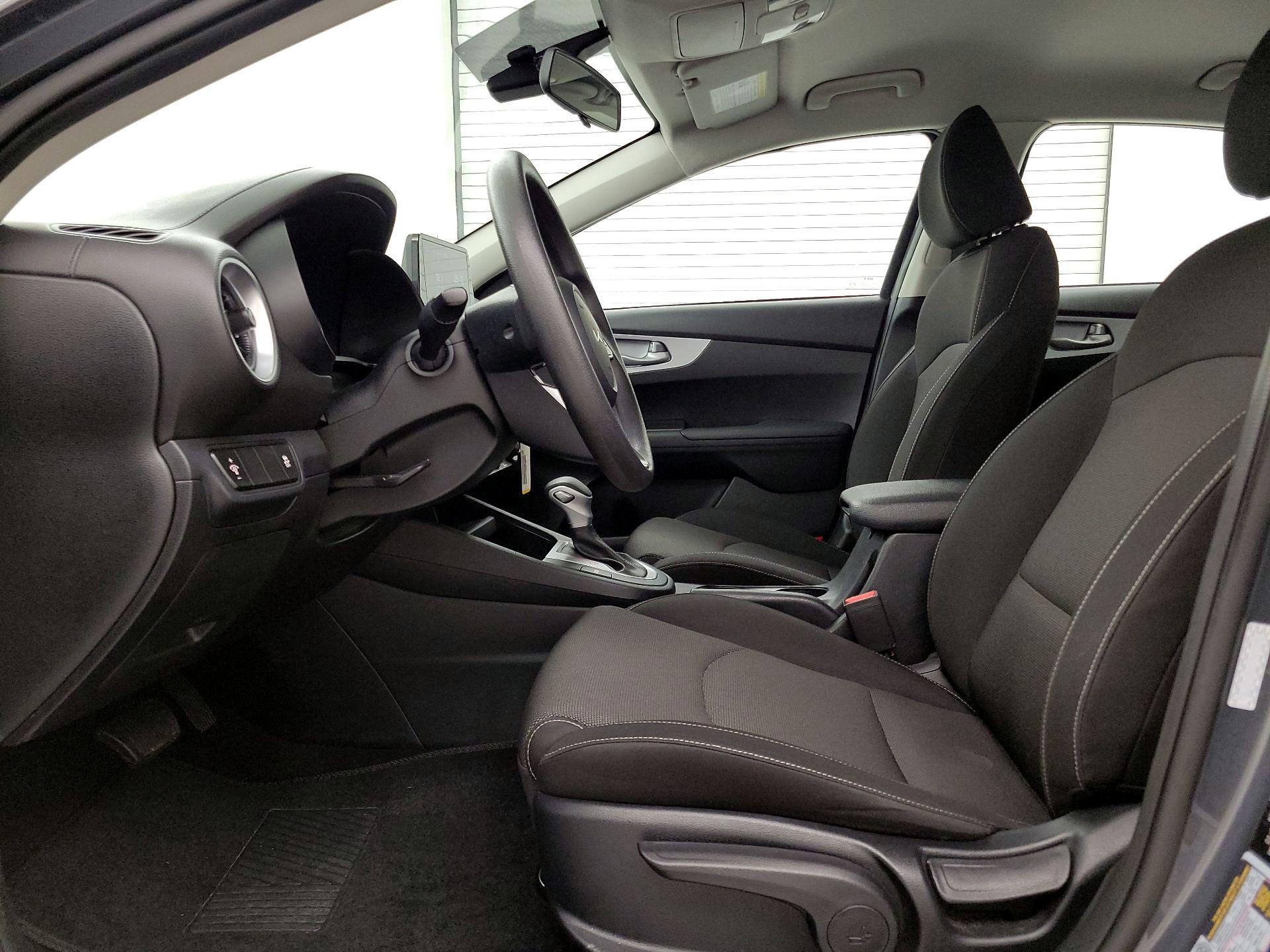 Thumbnail: 2024 Kia Forte - 11