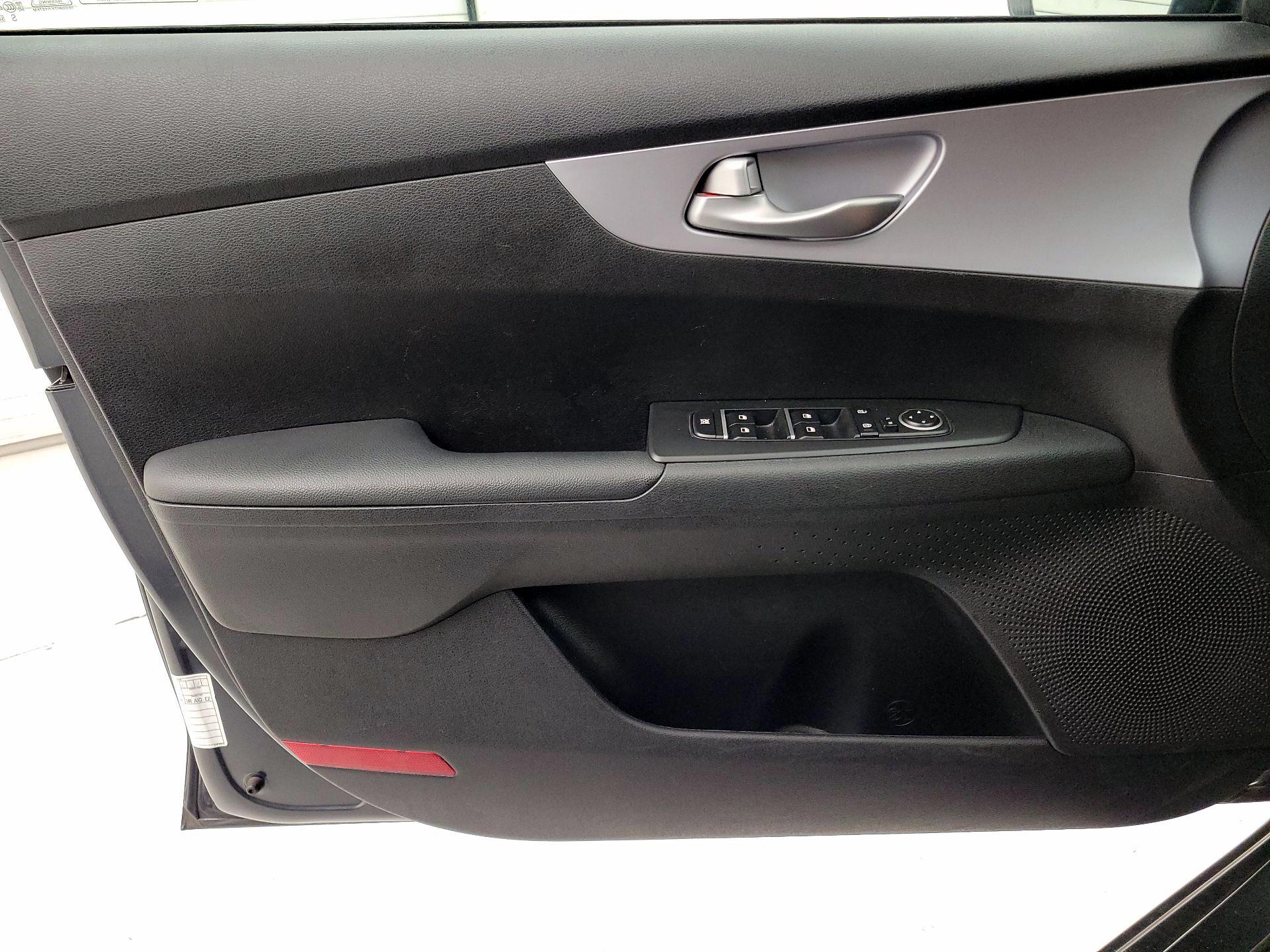 Thumbnail: 2024 Kia Forte - 12