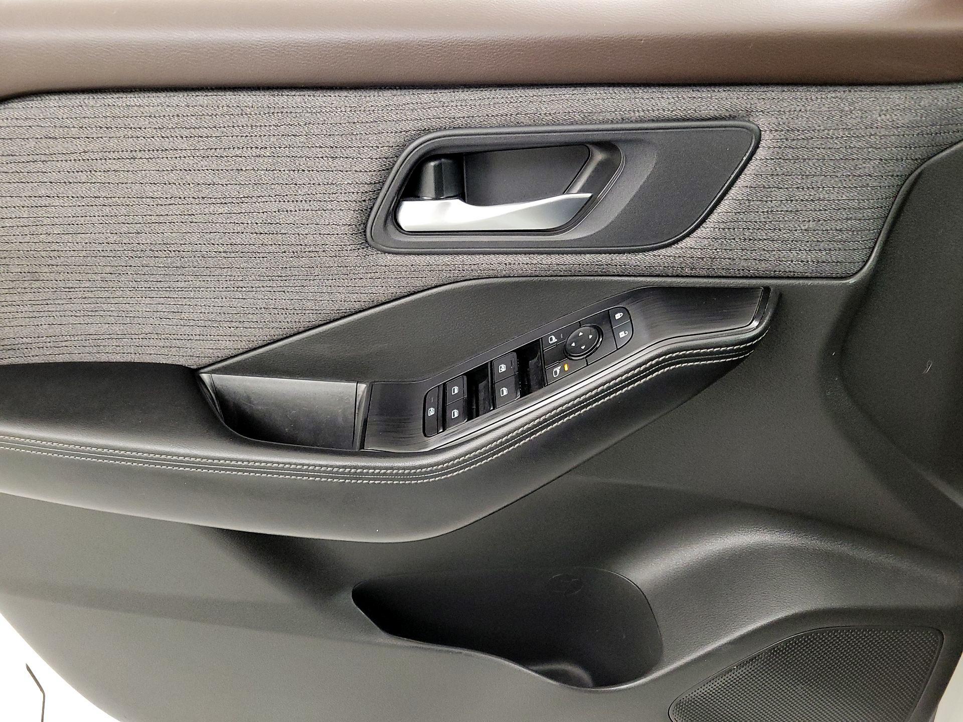 Thumbnail: 2023 Nissan Rogue - 12