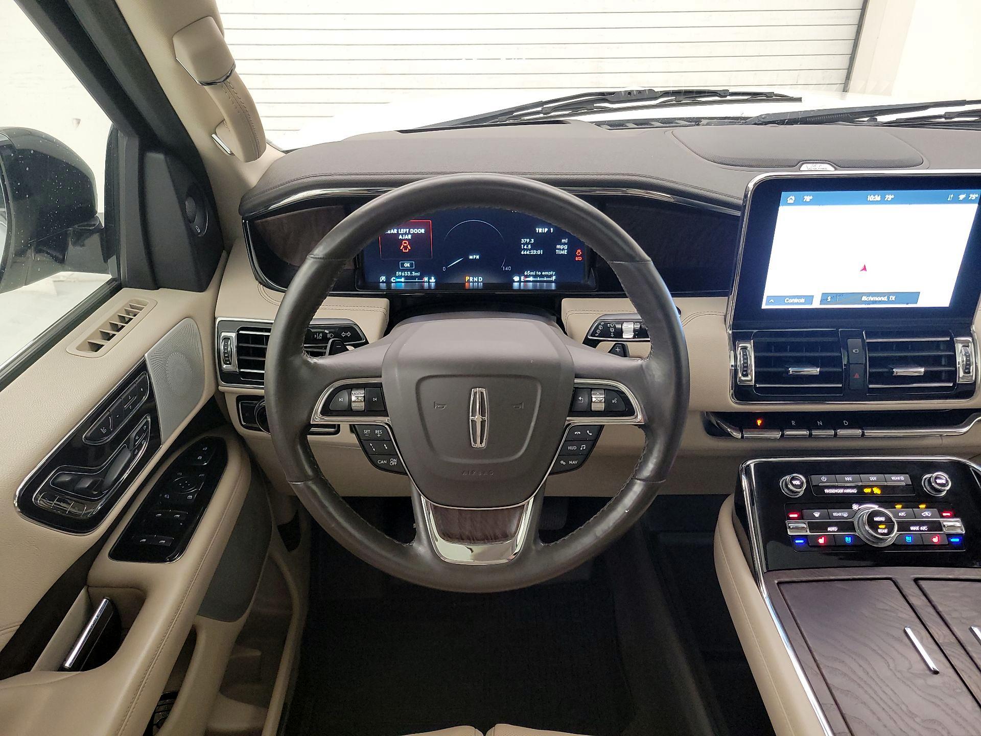 Thumbnail: 2021 Lincoln Navigator - 10