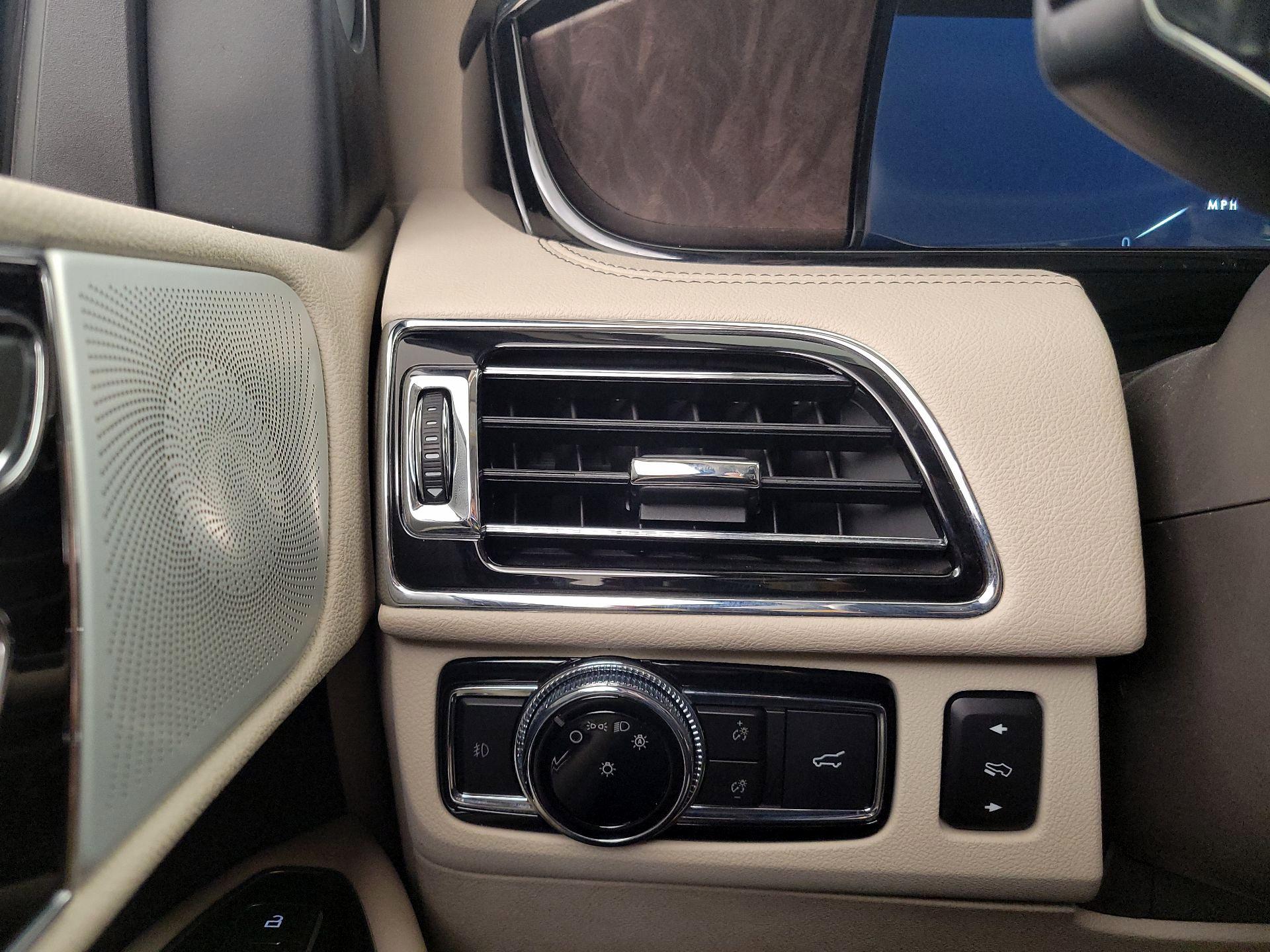 Thumbnail: 2021 Lincoln Navigator - 13