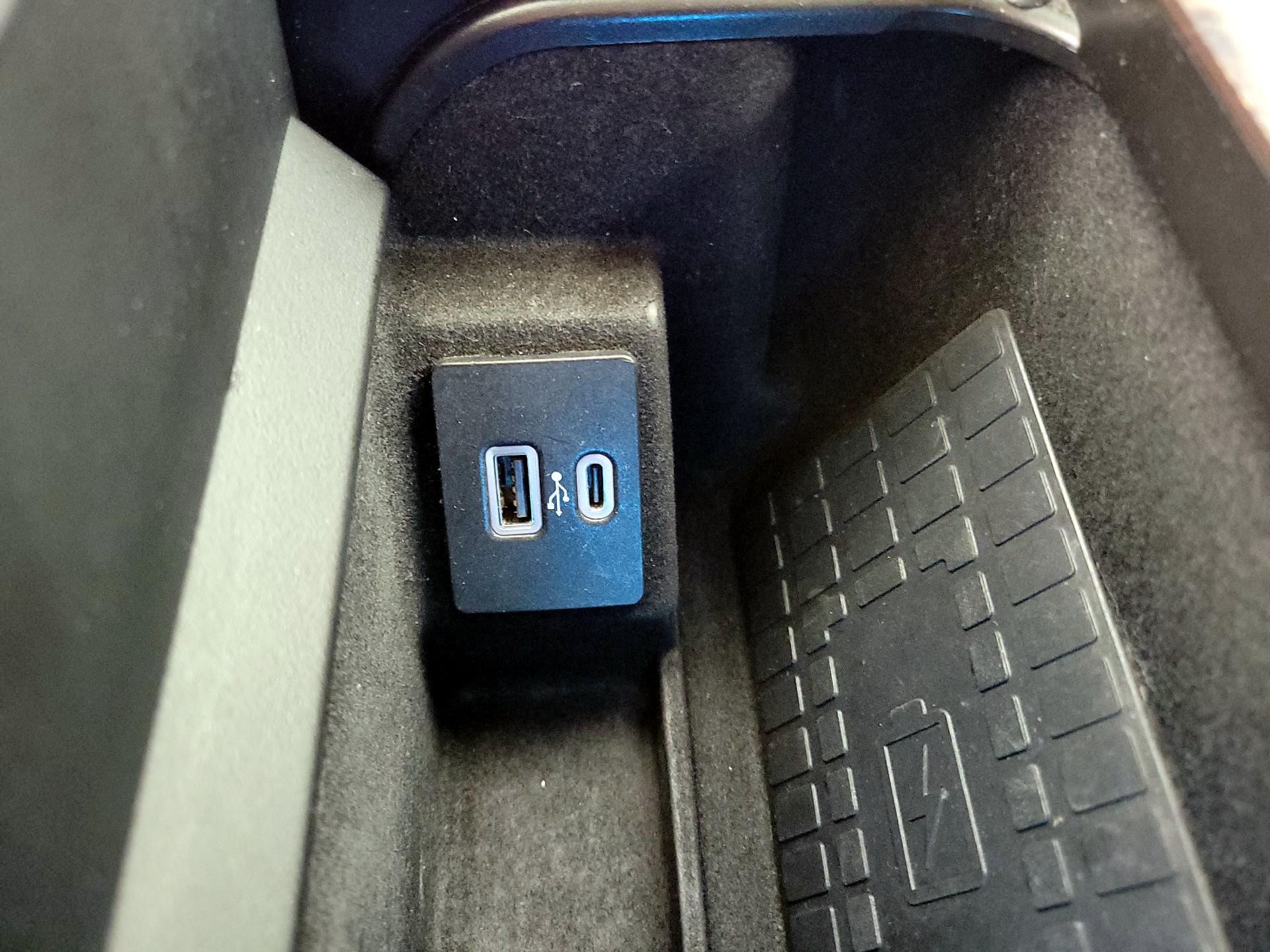 Thumbnail: 2021 Lincoln Navigator - 19