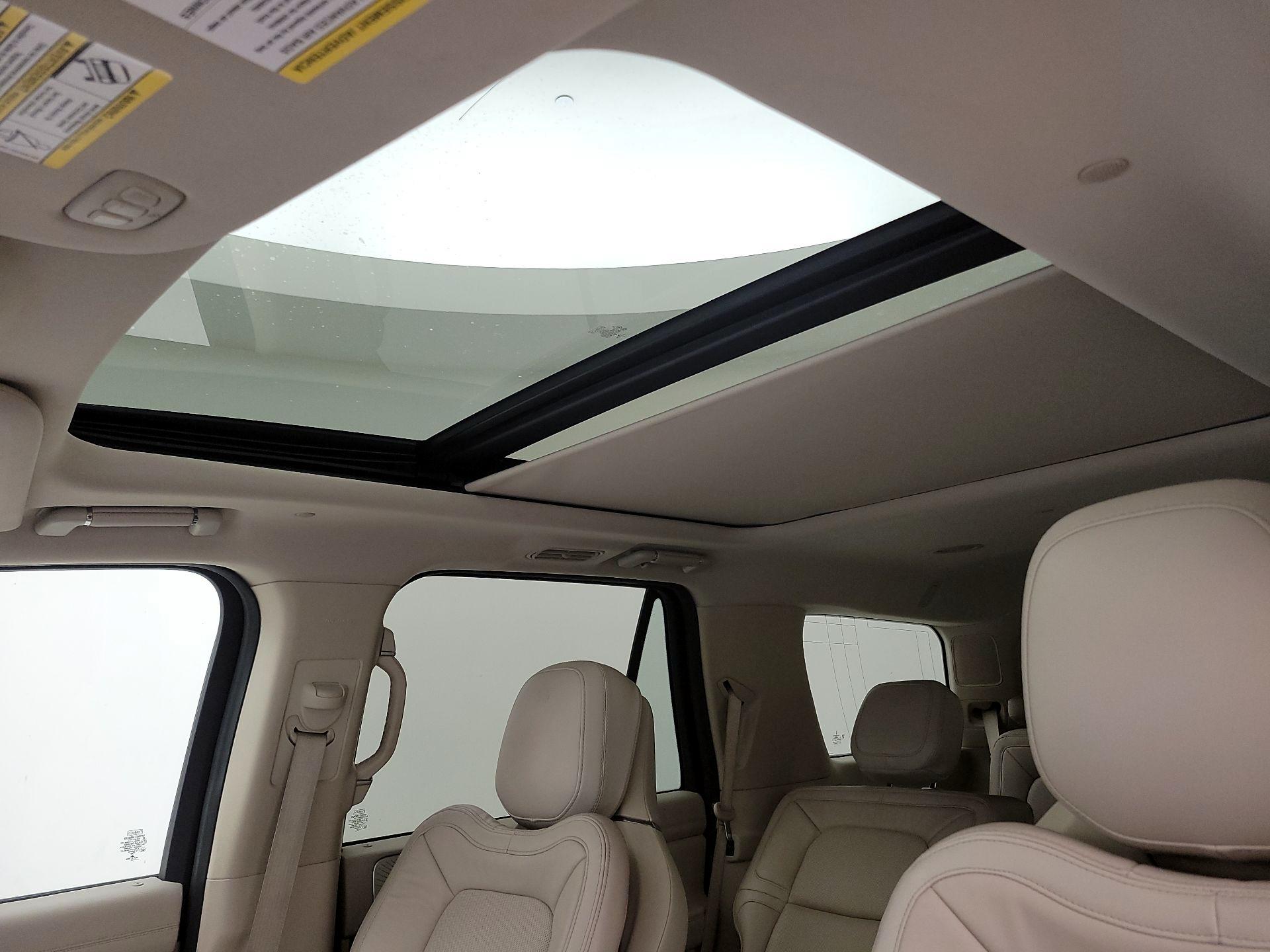 Thumbnail: 2021 Lincoln Navigator - 20