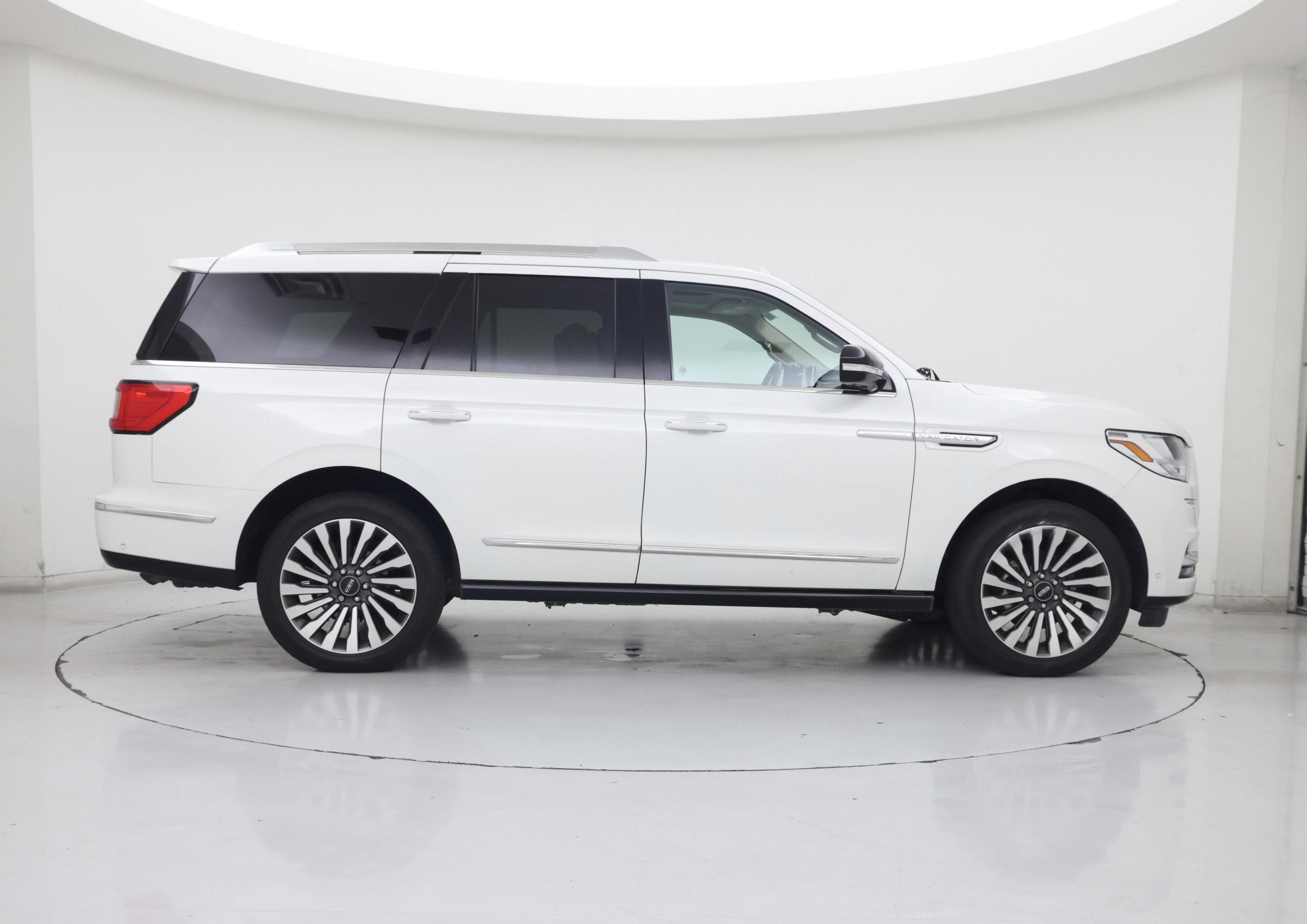 Thumbnail: 2021 Lincoln Navigator - 7