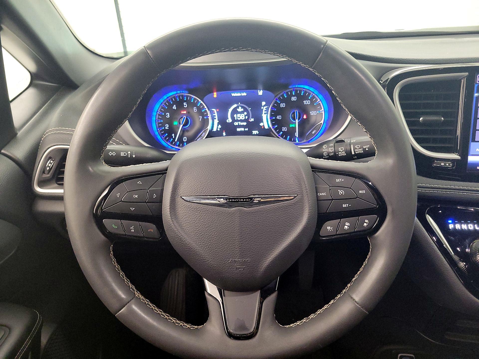 Thumbnail: 2023 Chrysler Pacifica - 10