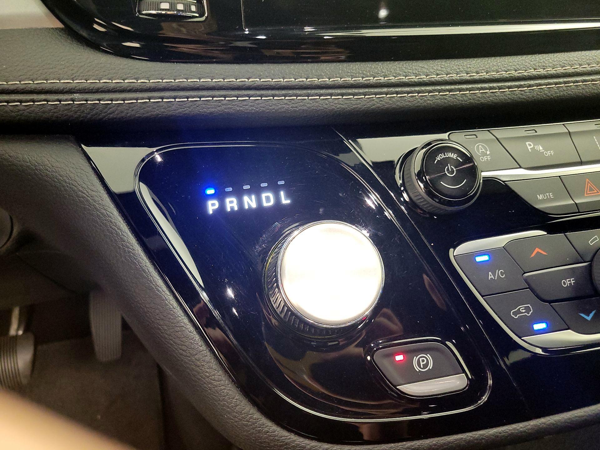 Thumbnail: 2023 Chrysler Pacifica - 17