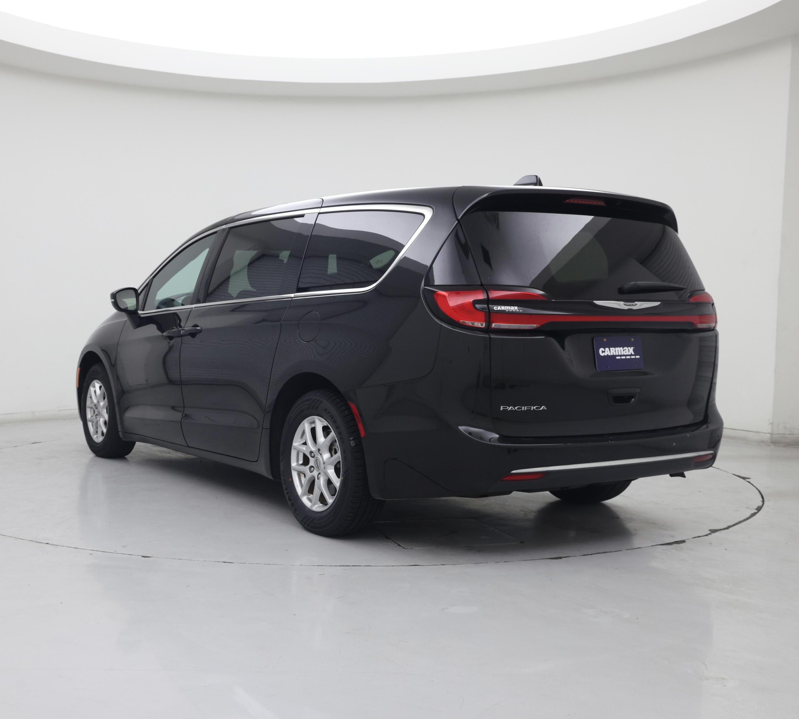 Thumbnail: 2023 Chrysler Pacifica - 2