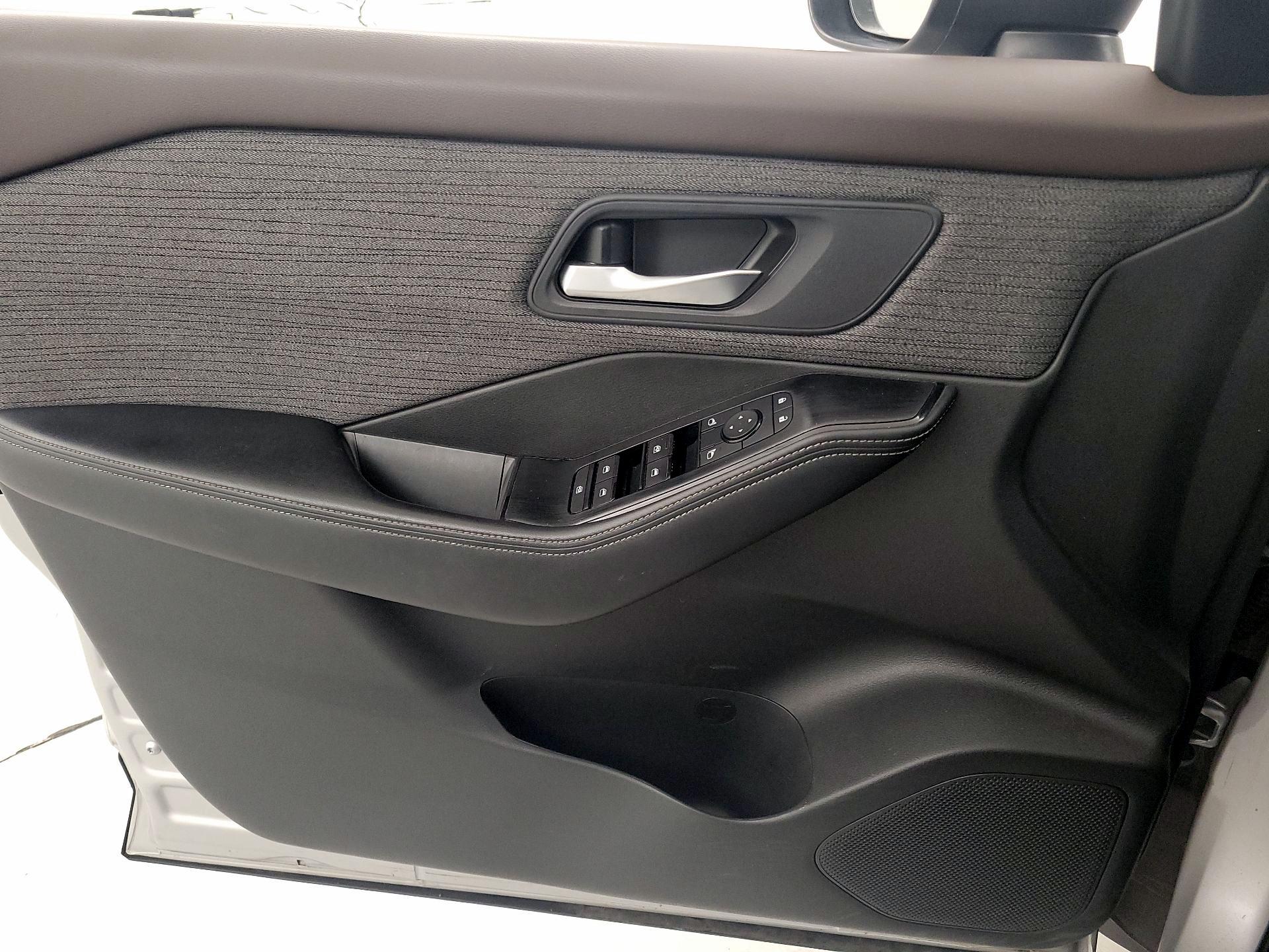 Thumbnail: 2023 Nissan Rogue - 12