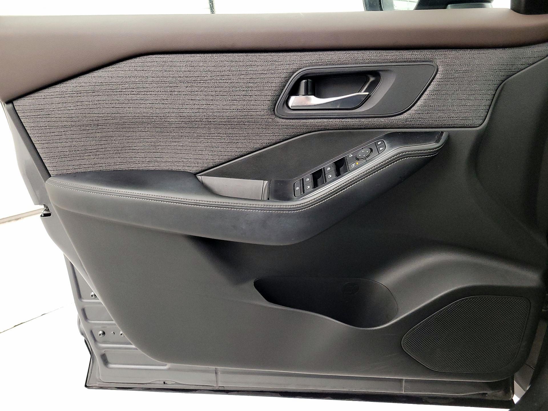 Thumbnail: 2023 Nissan Rogue - 12