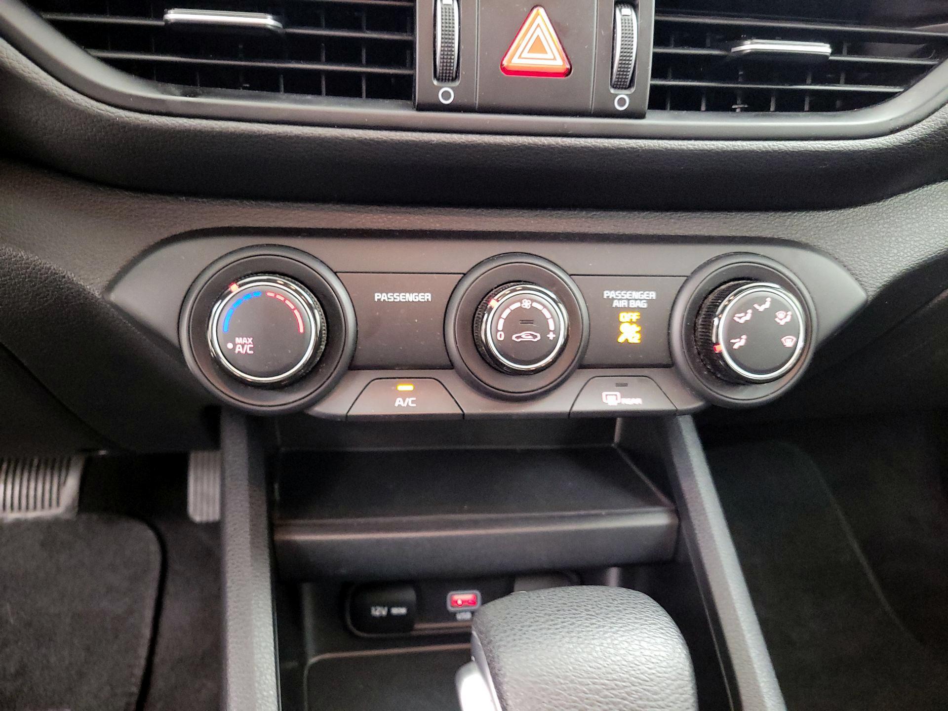 Thumbnail: 2024 Kia Forte - 16