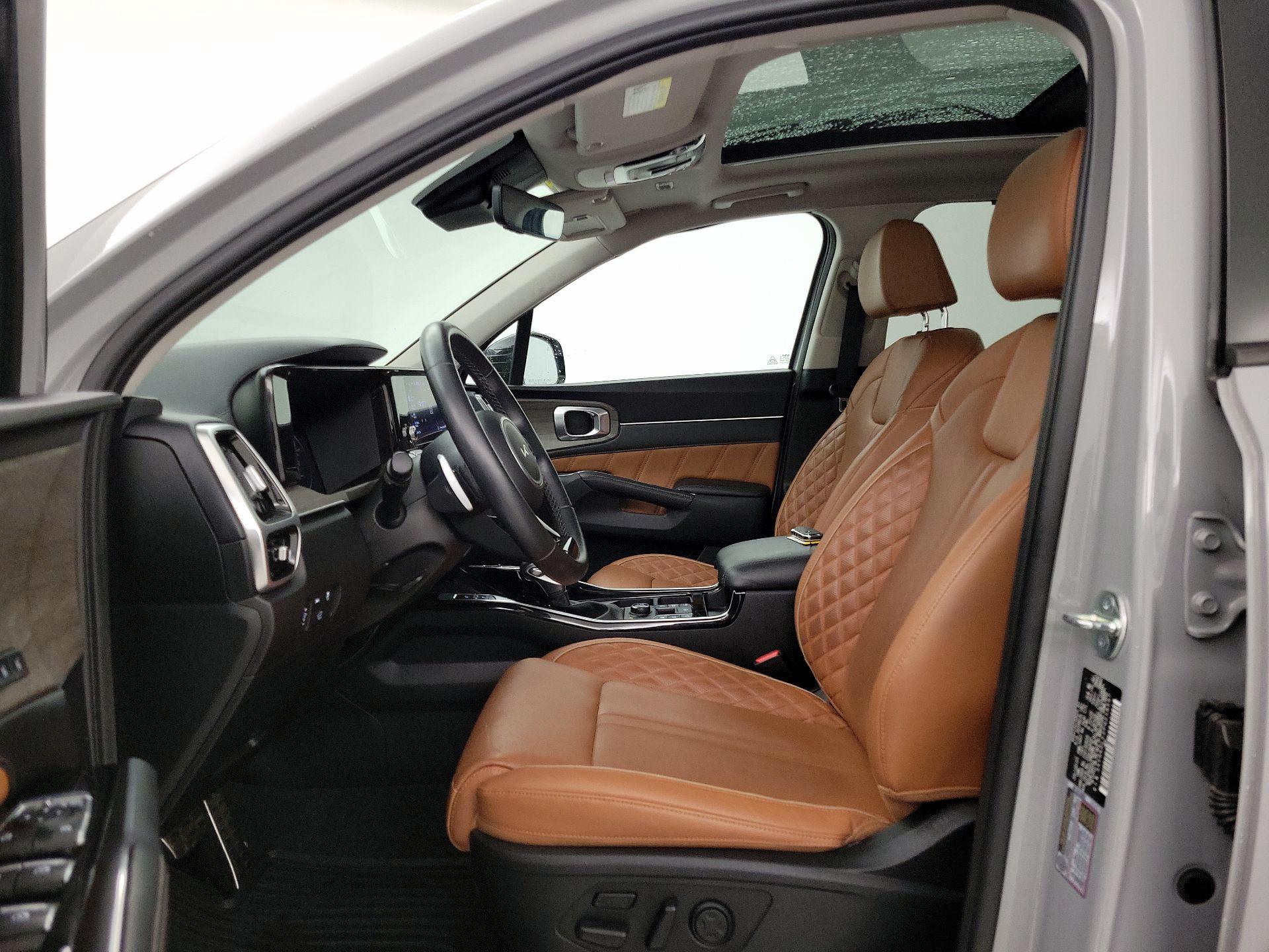 Thumbnail: 2023 Kia Sorento - 11