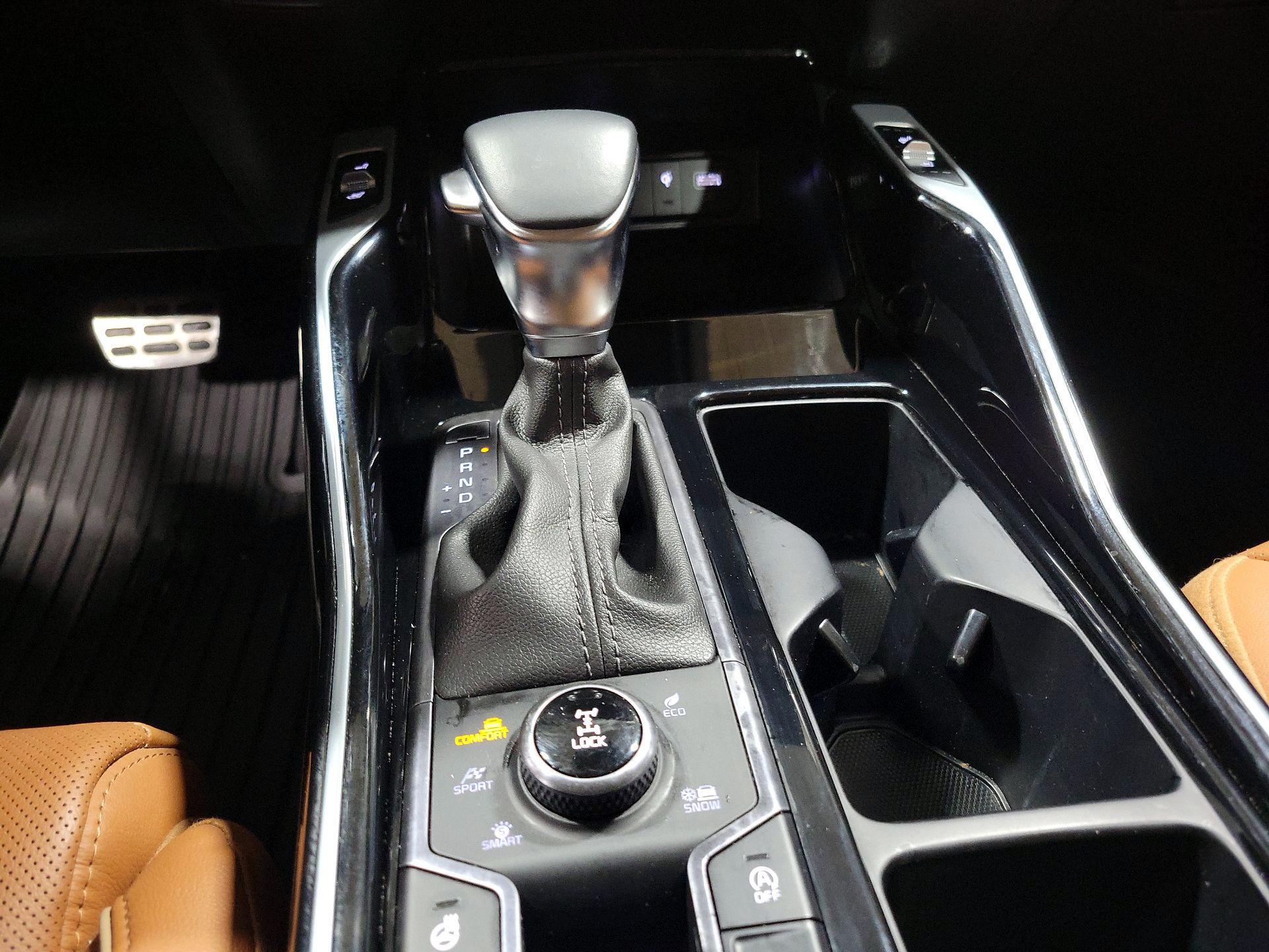 Thumbnail: 2023 Kia Sorento - 17