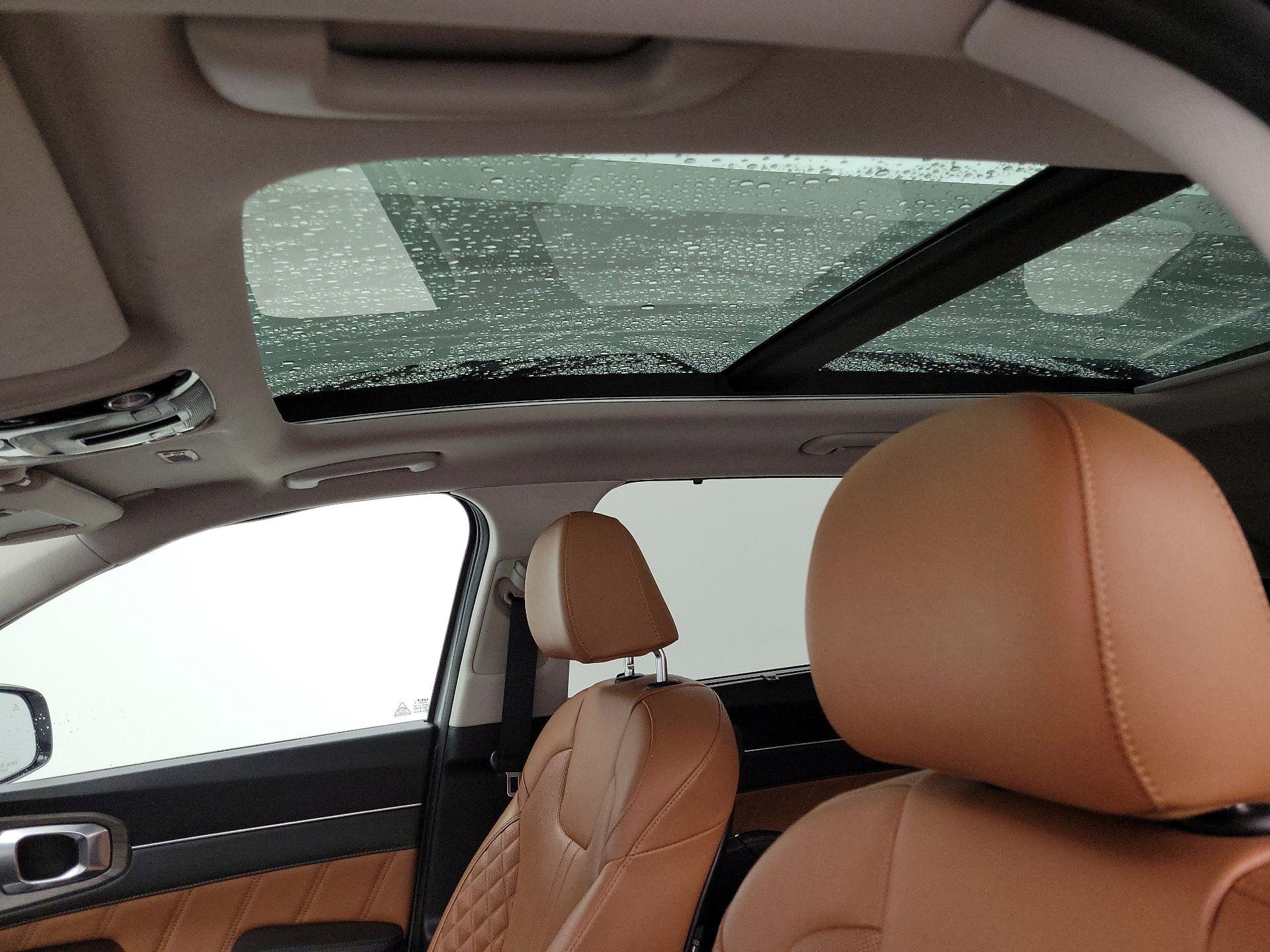 Thumbnail: 2023 Kia Sorento - 18